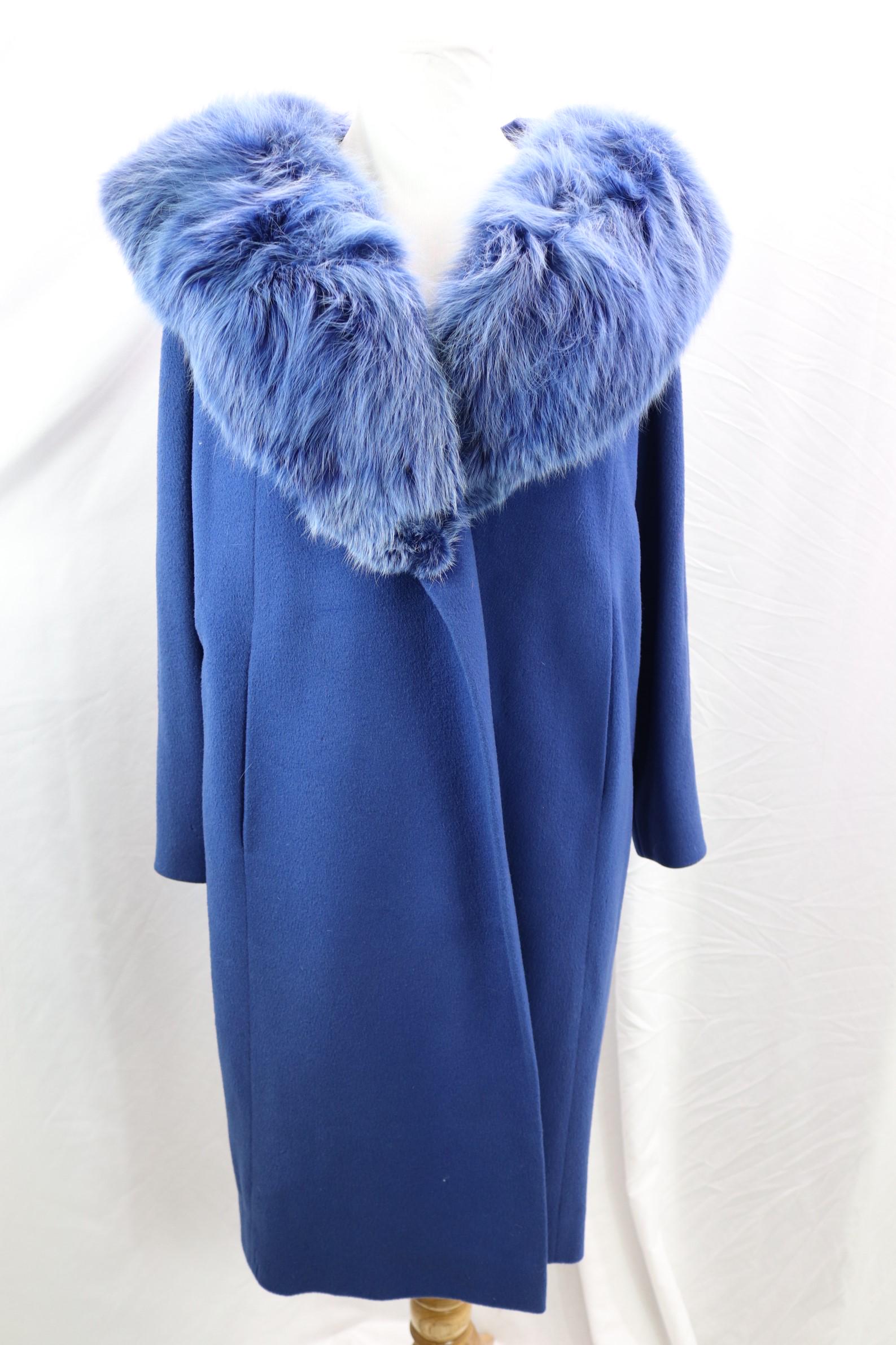 Vintage 1950's Blue Wool & Fox Fur Ladies Coat (1 of 6)