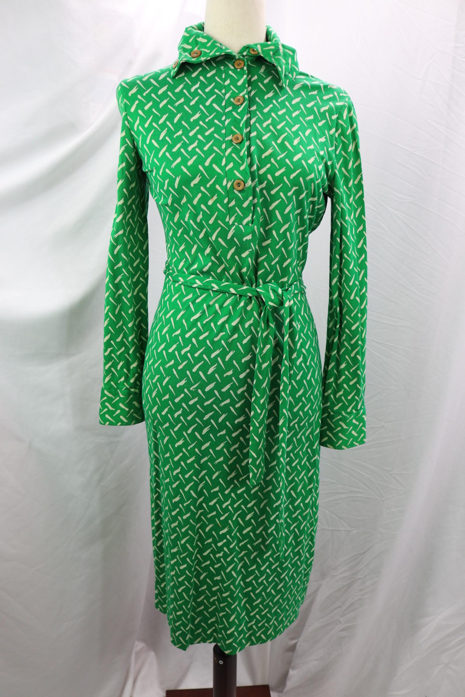 Vintage 1970's Diane Von Furstenberg Green & White Jersey Dress: approx. 36 bust, 30 waist, good condition, see photo's