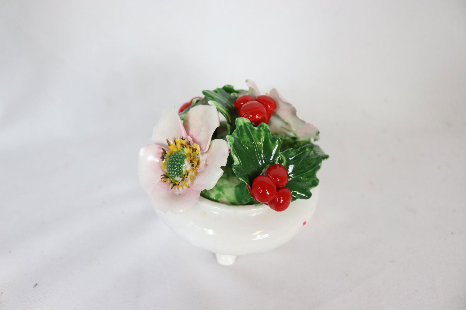 Vintage Radnor Staffordshire England Bone China Christmas Flowers: approx. 3 1/2 inches tall