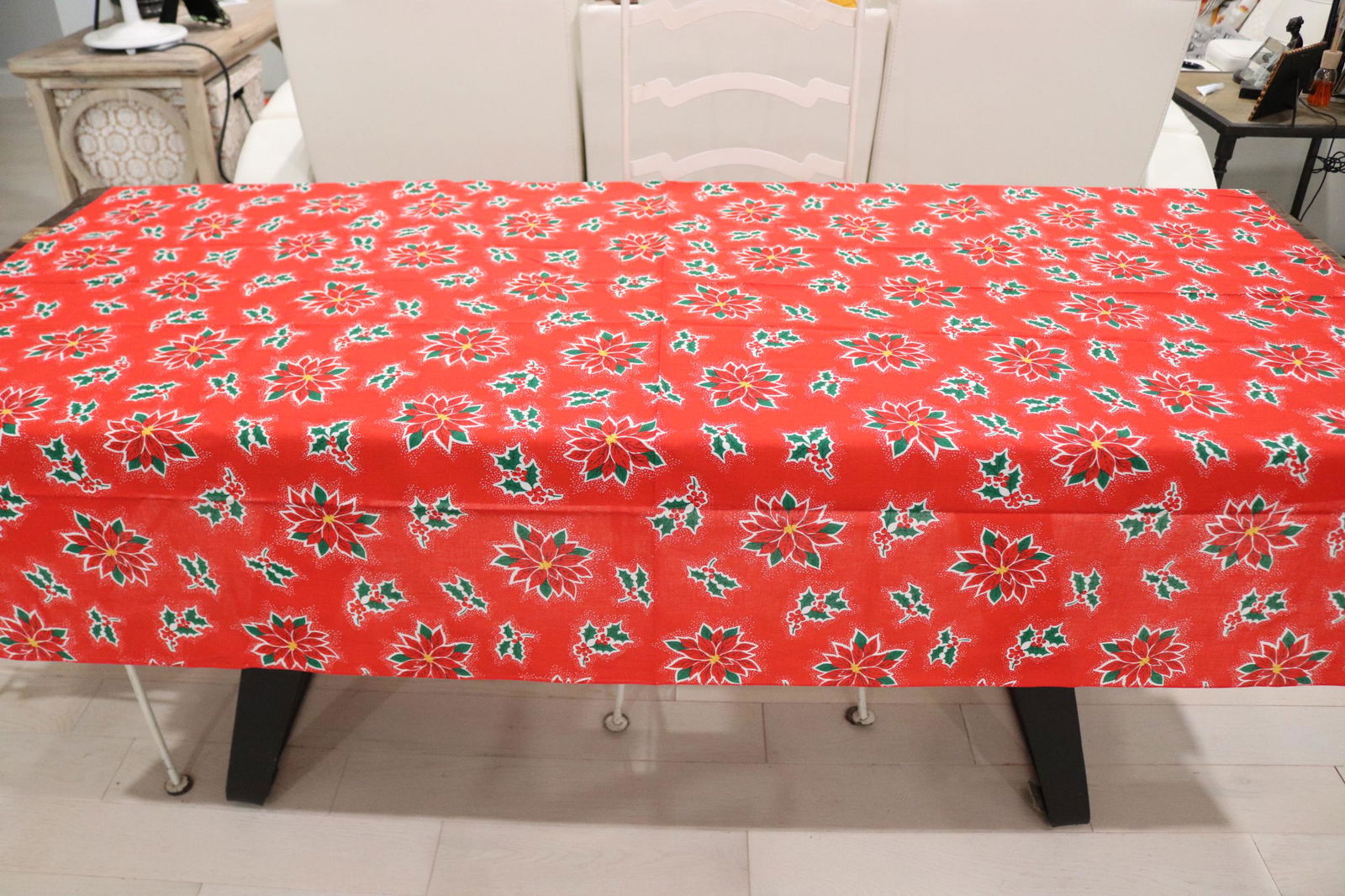 Vintage Lite Weight Cotton Printed Tablecloth: approx. 50 x 68, see photo's