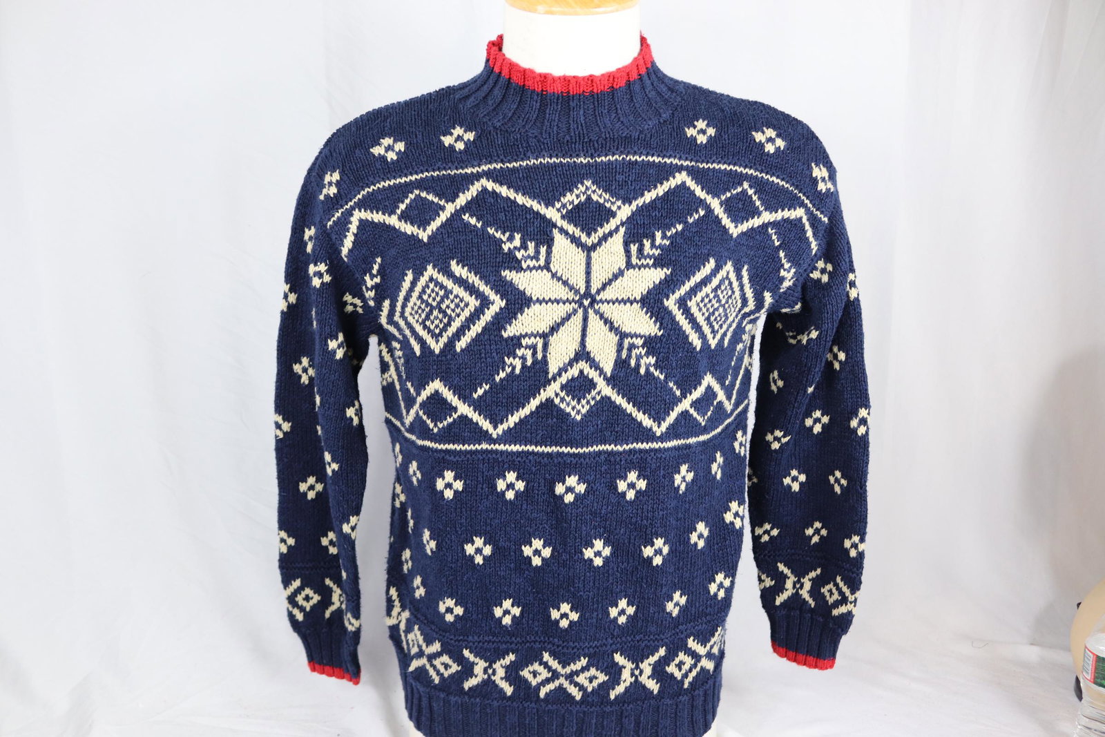 Vintage Lauren Men's Pullover Snow Flake Sweater: approx. 44 chest, says size 38, see photo's