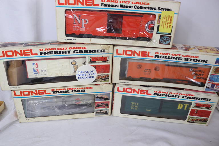 Lot of 5 Vintage Lionel Train Box Cars (0259) on Oct 10, 2022 Denise
