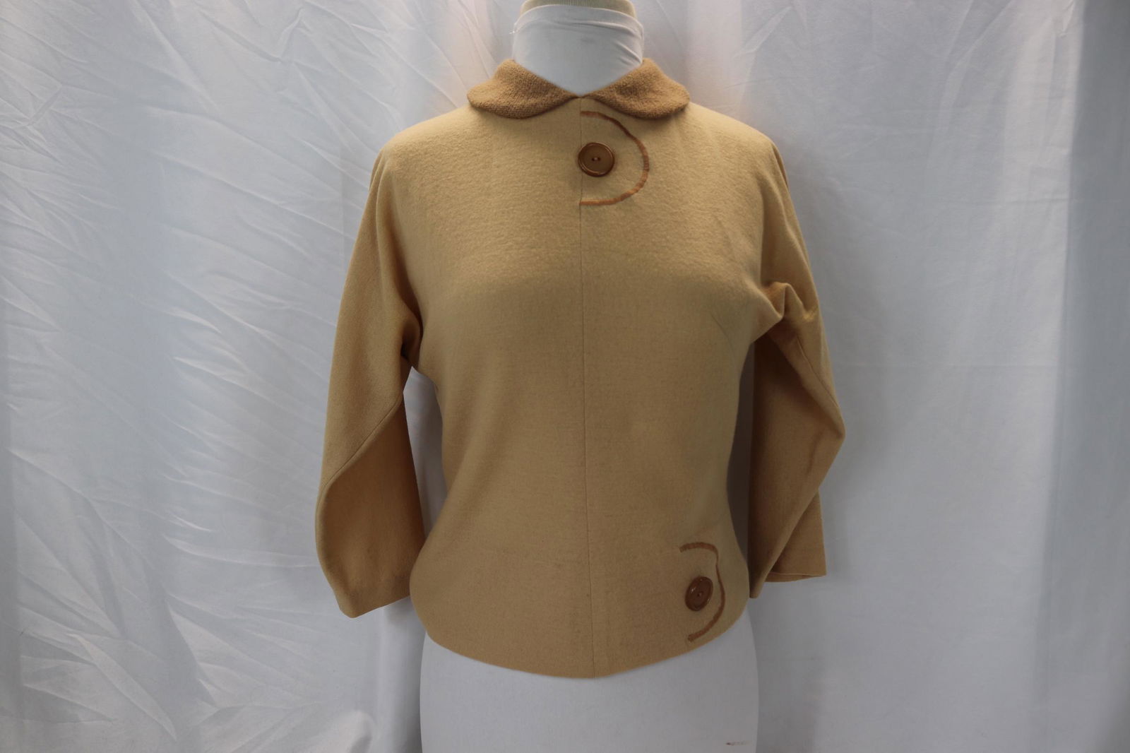 Vintage 1950's Susan Thomas Wool Knit Sweater: approx. 34 bust,30 waist, tiny holes, otherwise good condition, see photo's
