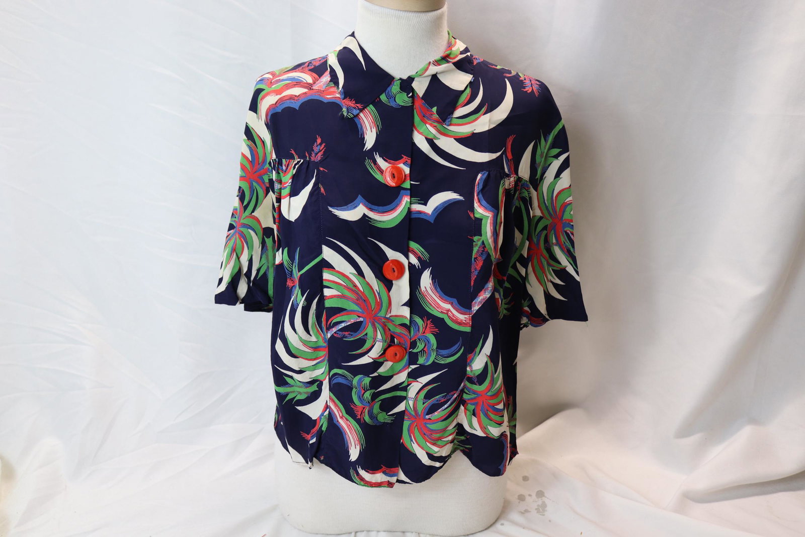 Vintage 1940's Rayon Print Short Smock Top (1 of 7)