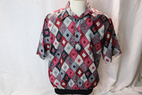 Vintage 1970's Lilly Dache' Men's Pullover Style Shirt: elastic waist, approx. 52 chest, good condition, see photo's