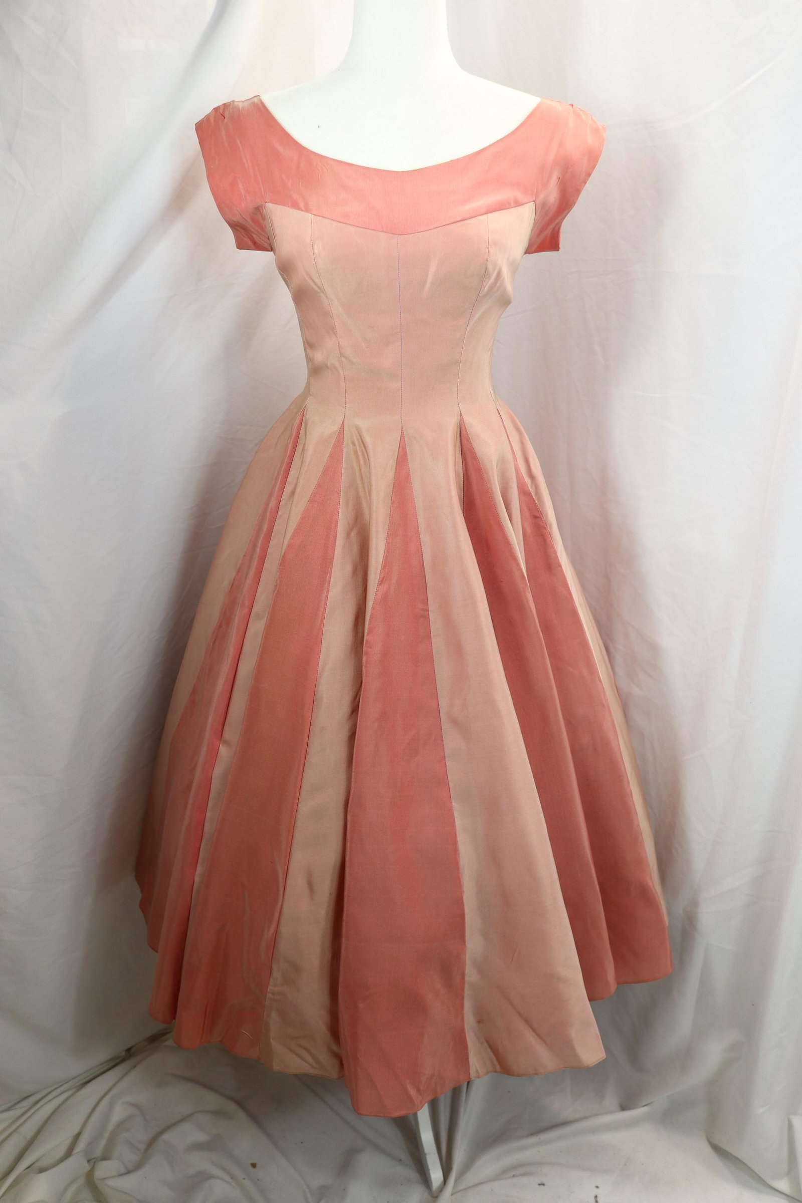 Vintage 1940's Pink Color Block Panel Circle Skirt Dress: approx. 34 bust, 24 waist, some flaws, see photo's