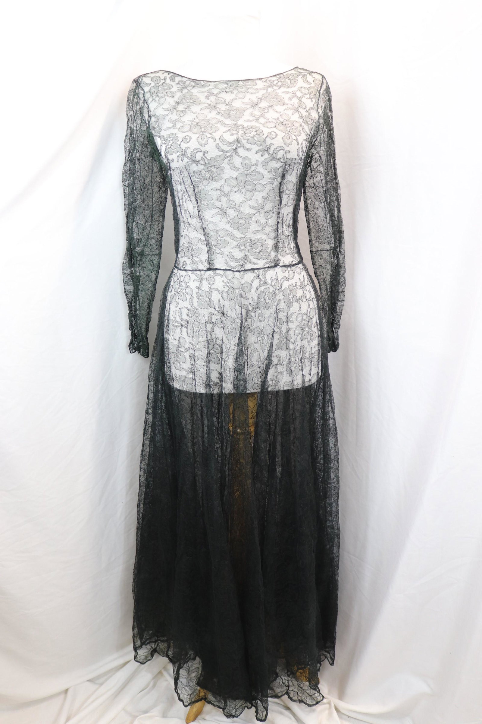 Vintage 1930's Black Lace Full Length Gown: approx. 32 bust, 28 waist, damages, see photo's