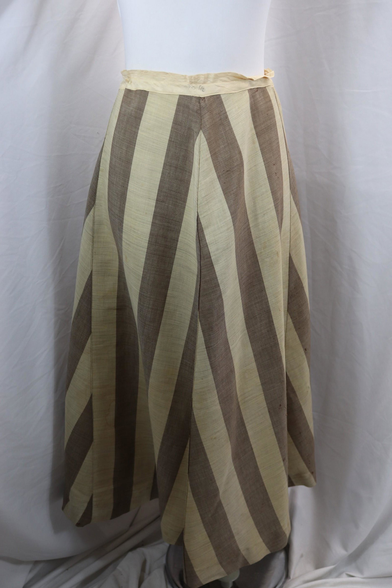 Vintage 1800's Brown Stripped Skirt: approx. 35 waist, some holes and fray on the waist, some stains, see photo's