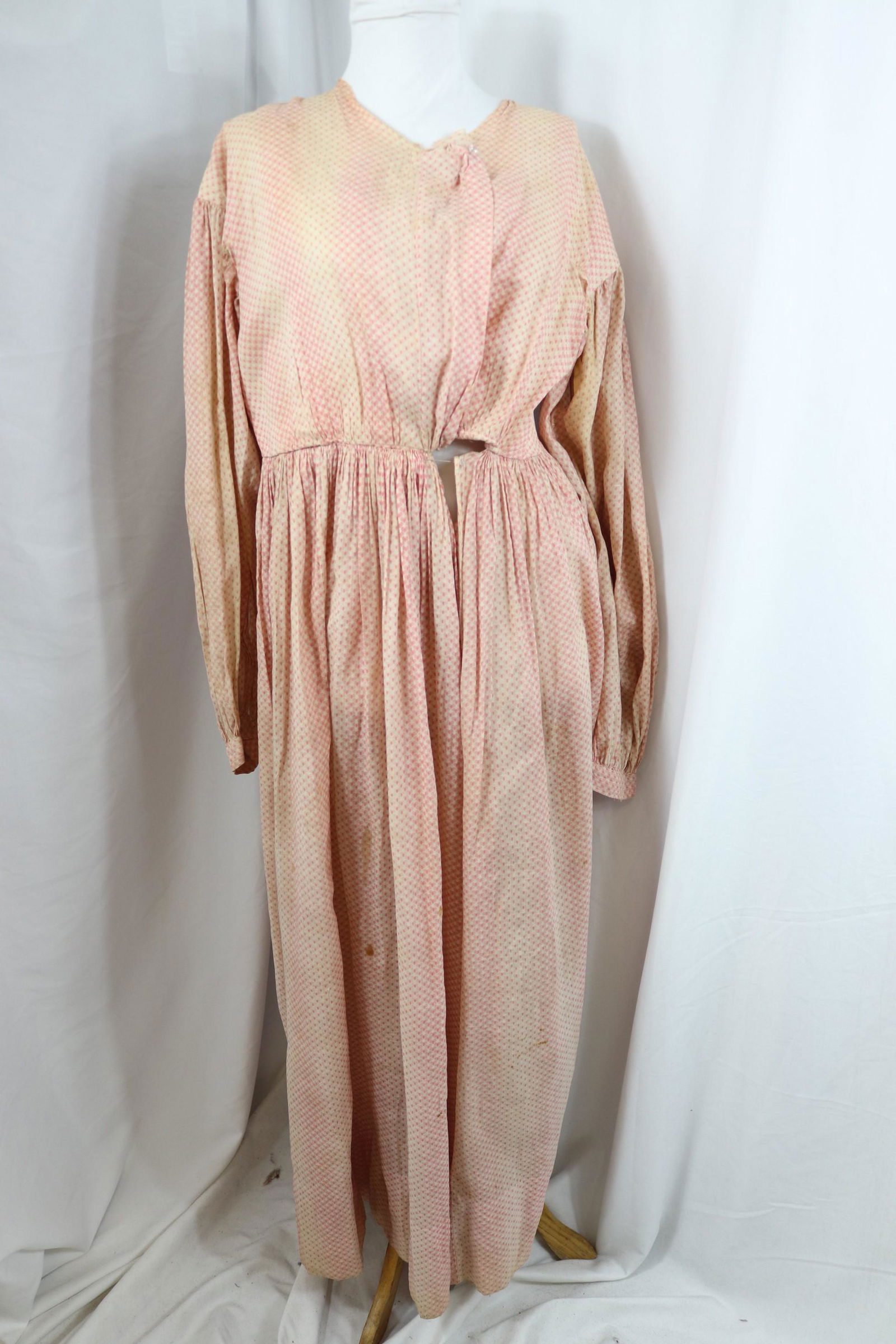 Vintage 1860's Pink Calico Print Cotton Day/Work/House Dress (1 of 10)