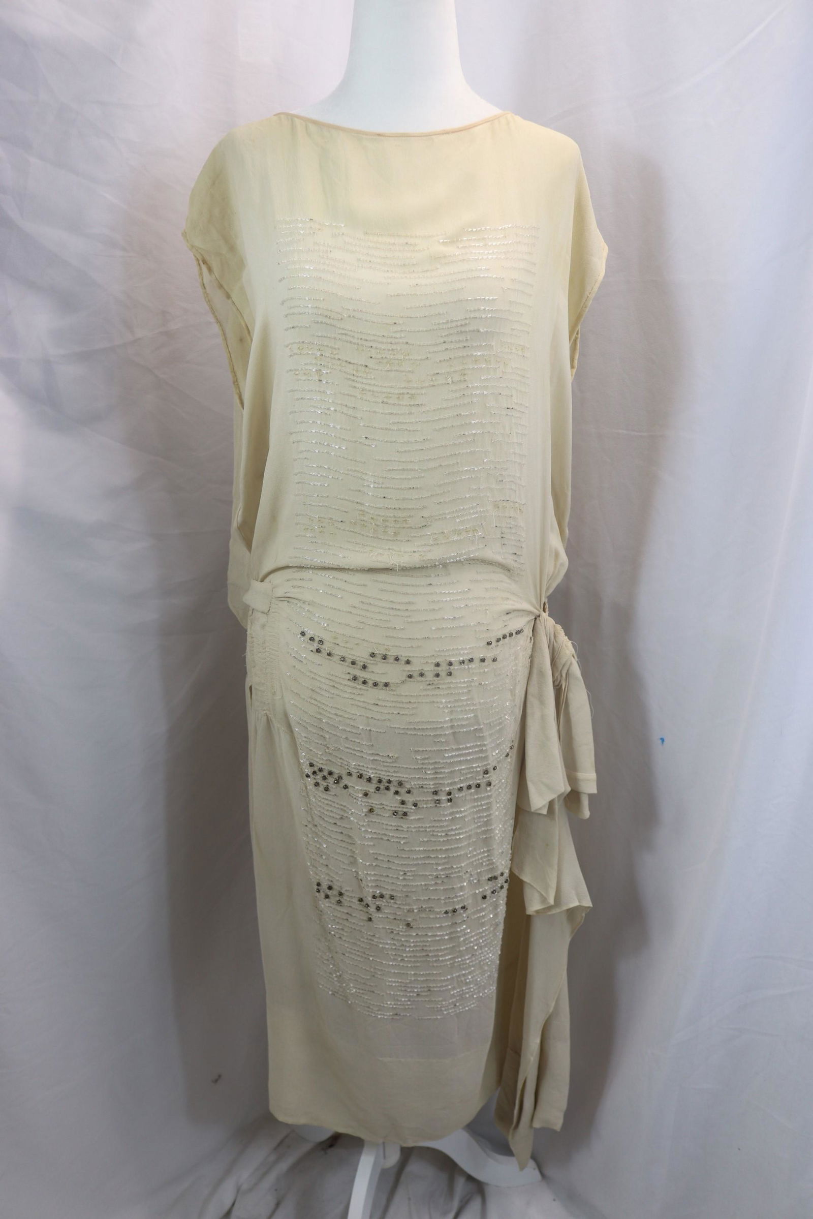 Vintage 1920's Silk & Beaded Flapper Dress (1 of 15)