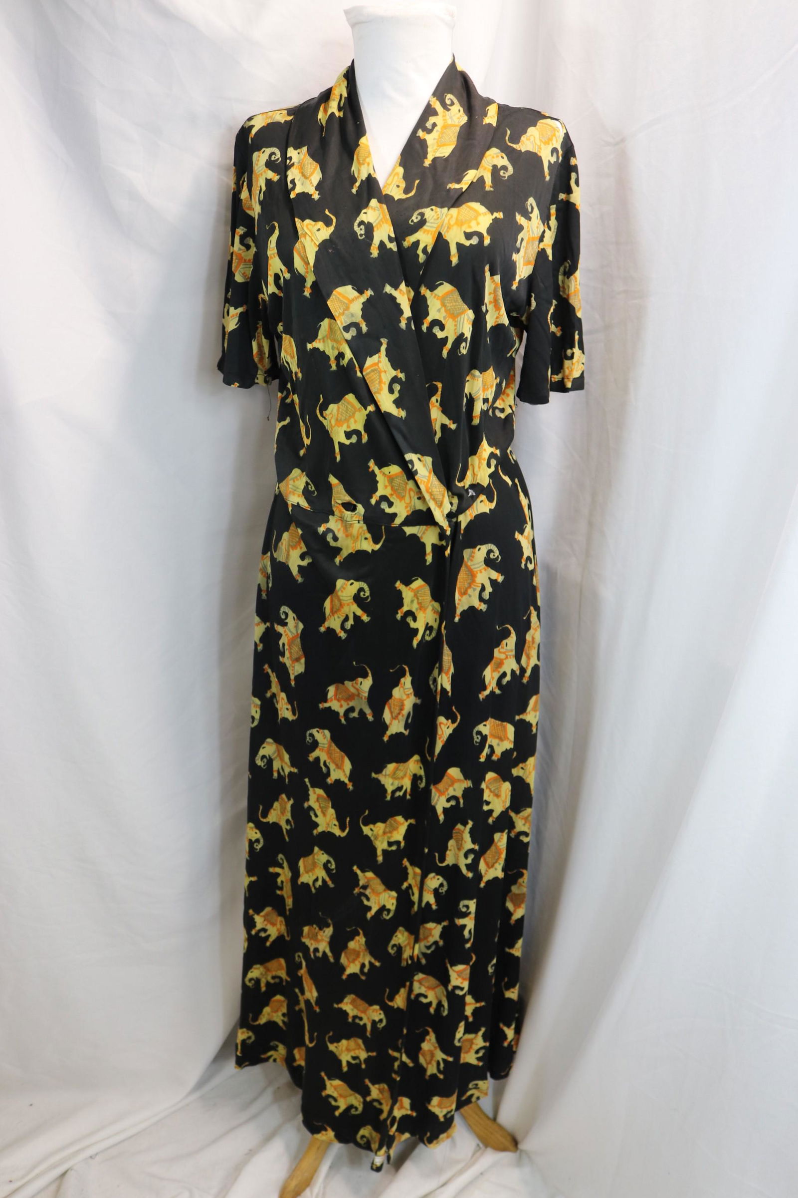 Vintage 1930's Elephant Print Robe (1 of 12)