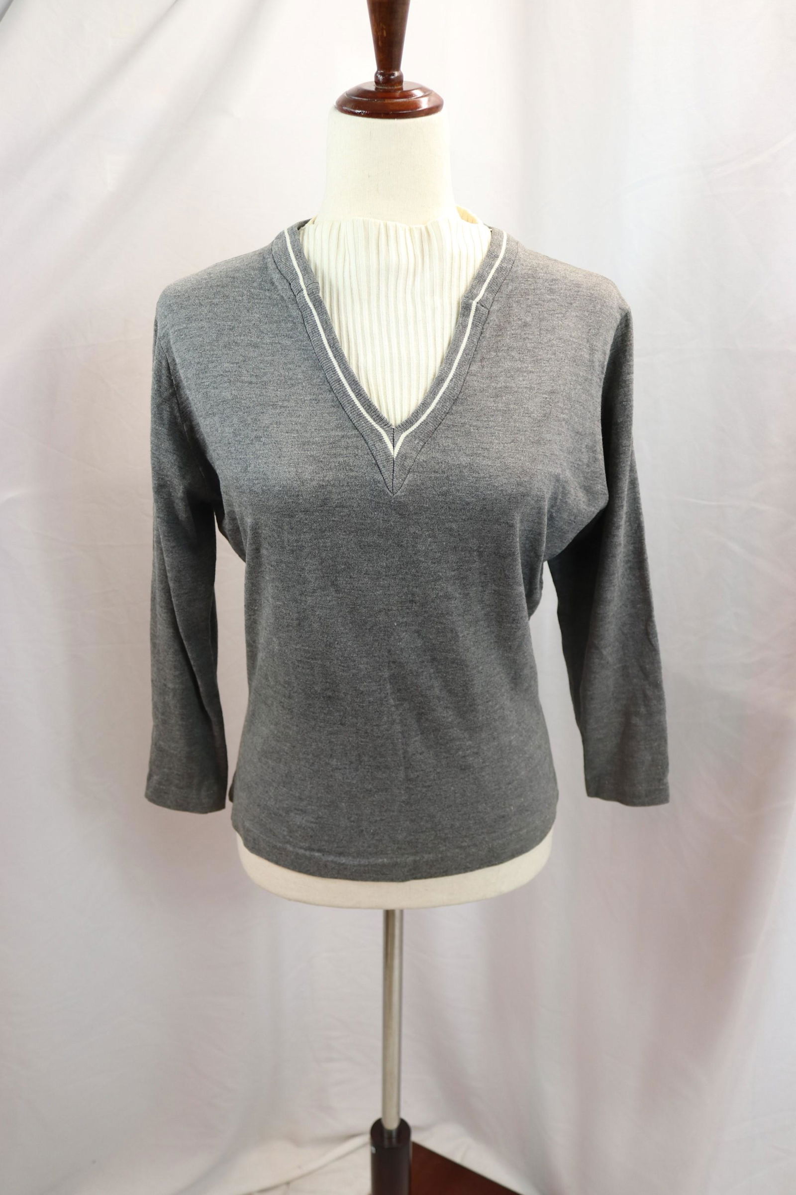 Vintage 1940's Smartee Pull Over Sweater/Jersey: approx. 38 bust, 32 waist, good condition, see photo's