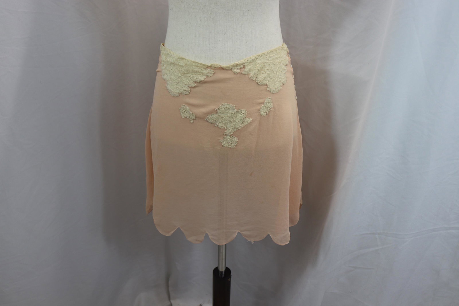Vintage 1920/30's Silk & Lace Slip: approx. 30 waist. Some small holes, see photo's