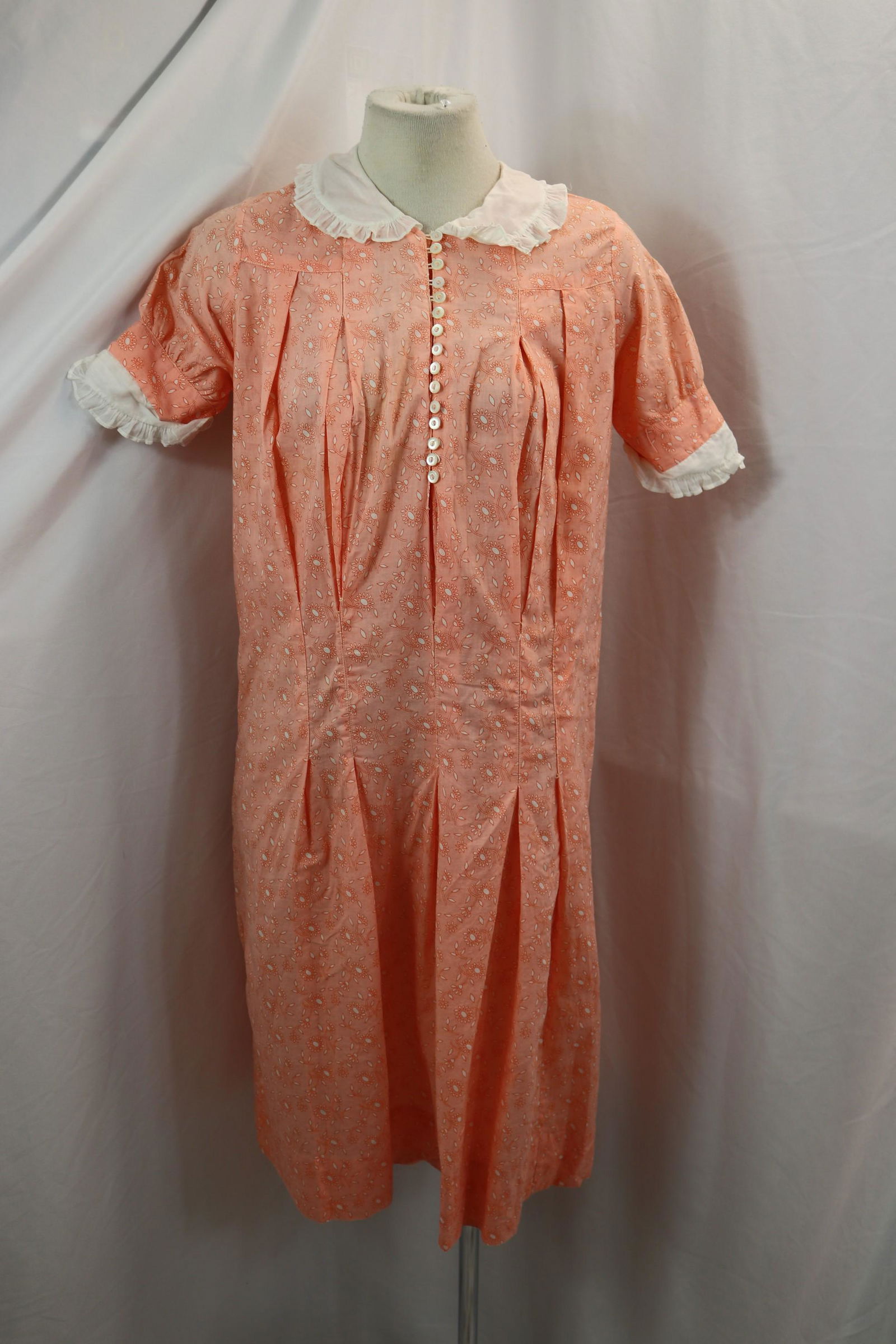 Vintage 1920's Peach Pleated Dress with Ruffled Trim (1 of 9)