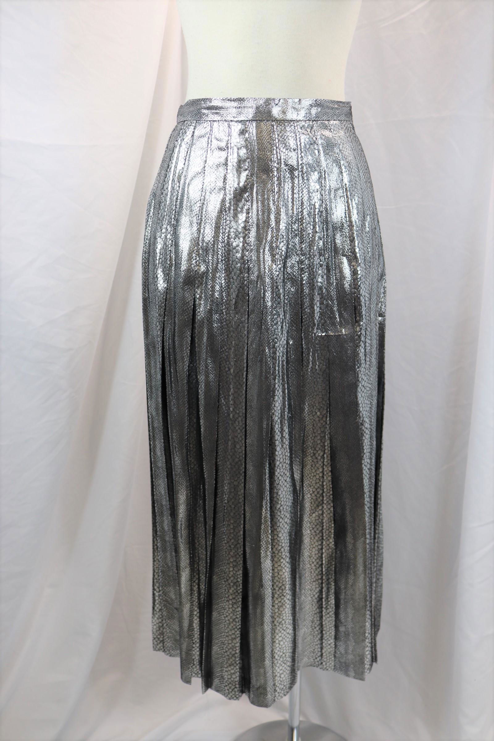 Vintage 1980/90's Silver Snake Print Lame' Pleated Skirt (1 of 4)