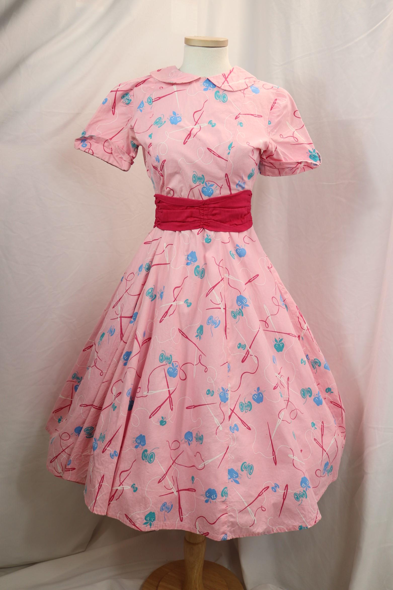 Vintage 1950's Novelty Print Fit and Flare Cotton Dress (1 of 6)