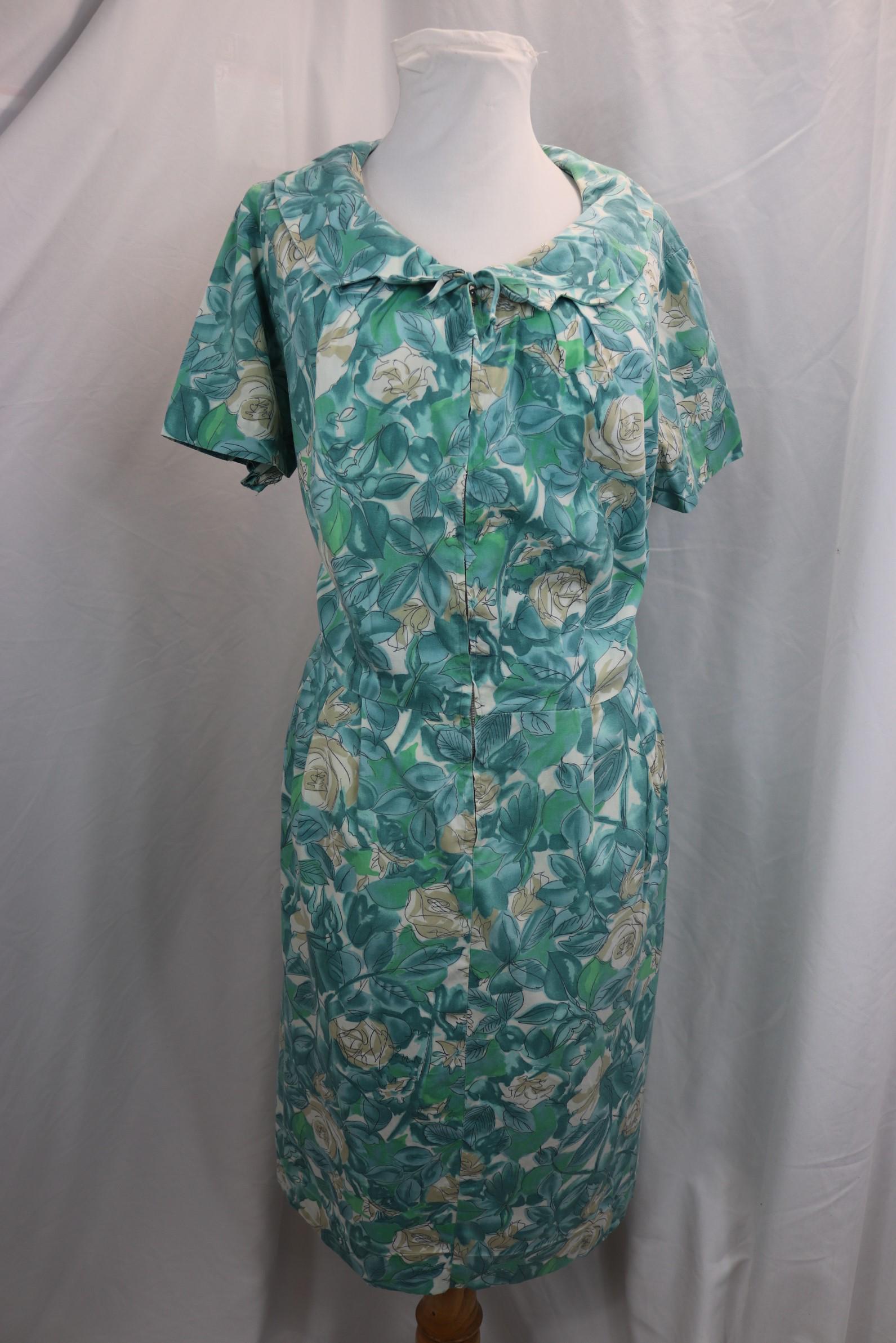 Vintage 1950's Blue and Green Floral Zip Dress by Mary Mack: approx. 42 bust, 40 waist, hem has been let down, otherwise good condition, see photo's