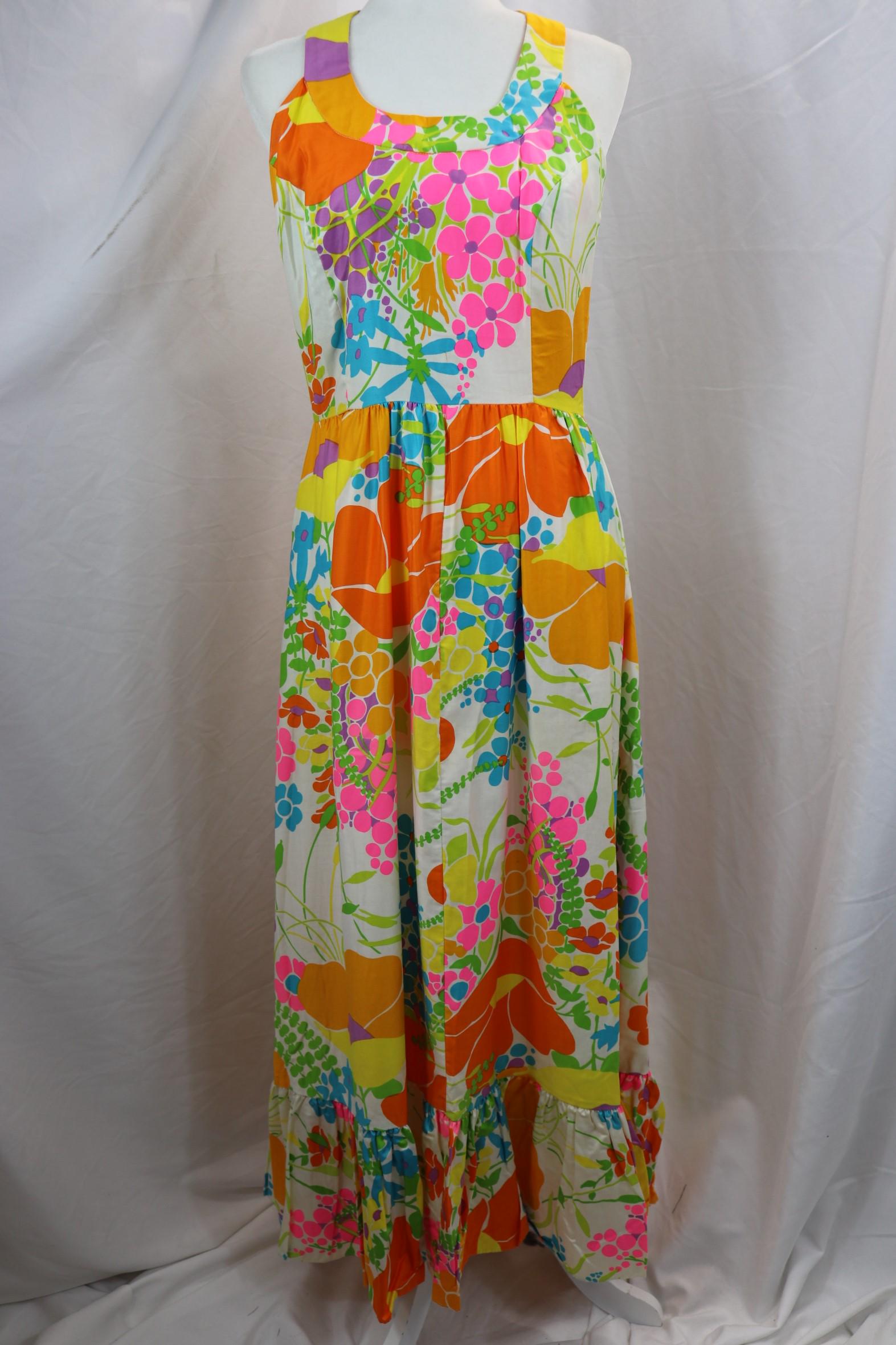 Vintage 1960's Bold Floral Print Maxi Dress: approx. 34 bust, 30 waist, good condition, see photo's
