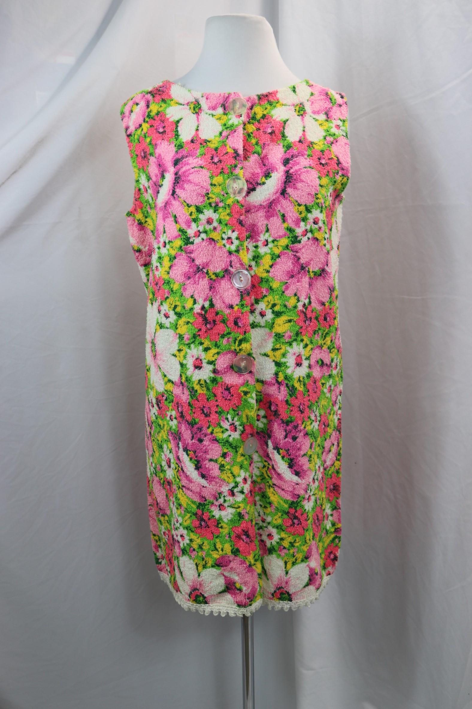 Vintage 1960's Terry Cloth Floral Beach Cover: approx. 39 bust, and waist, good condition, see photo's