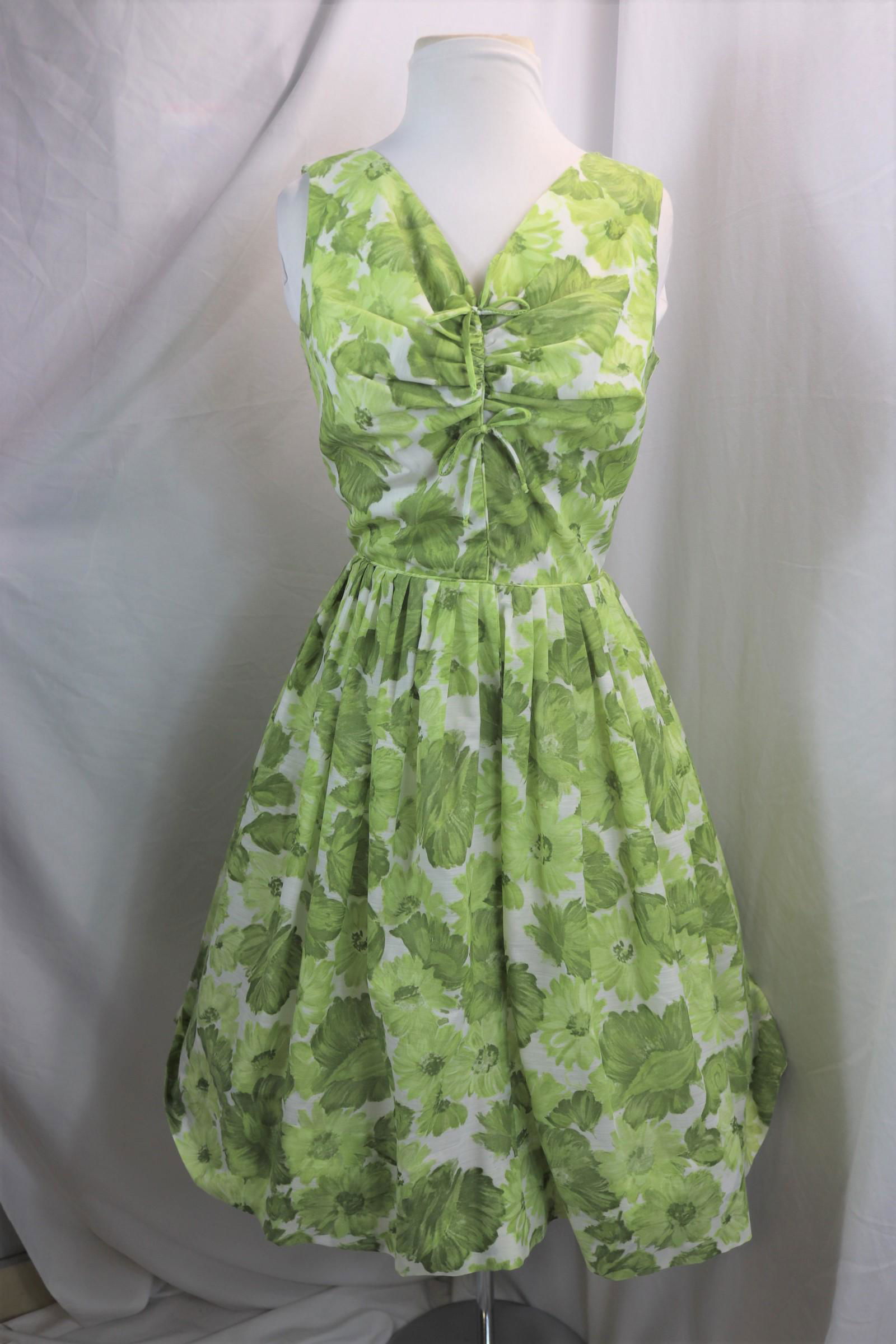 Vintage 1950's cotton green floral print summer dress (1 of 4)