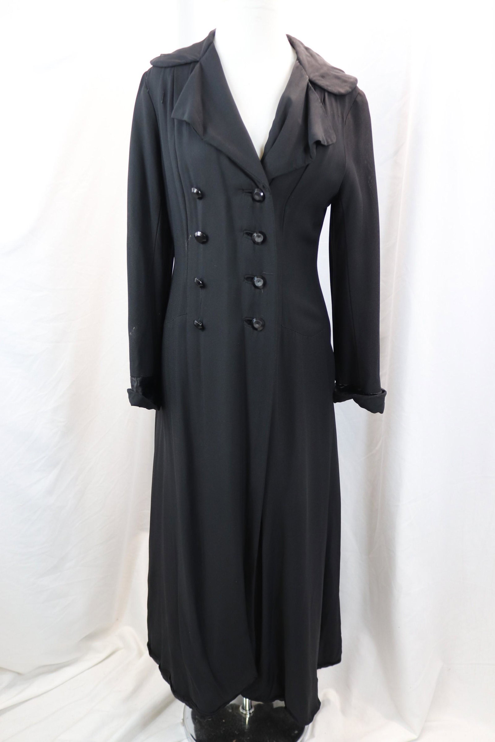 Vintage 1990's Lord & Taylor opera coat silk: approx. 36 bust 32 waist small damage and a couple of light spots, needs small seam repair see photos