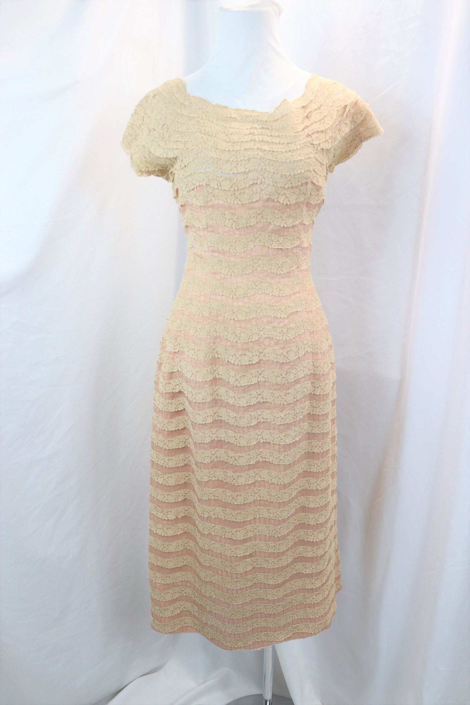 Vintage 1960's Casper By Arnold Fox lace and silk cocktail dress: approx. 40 bust 28 waist underarm discoloration otherwise good condition see photos