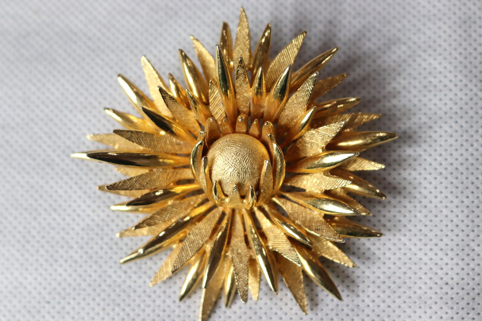 Vintage Hattie Carnagie Gold Tone Flower Brooch (1 of 6)