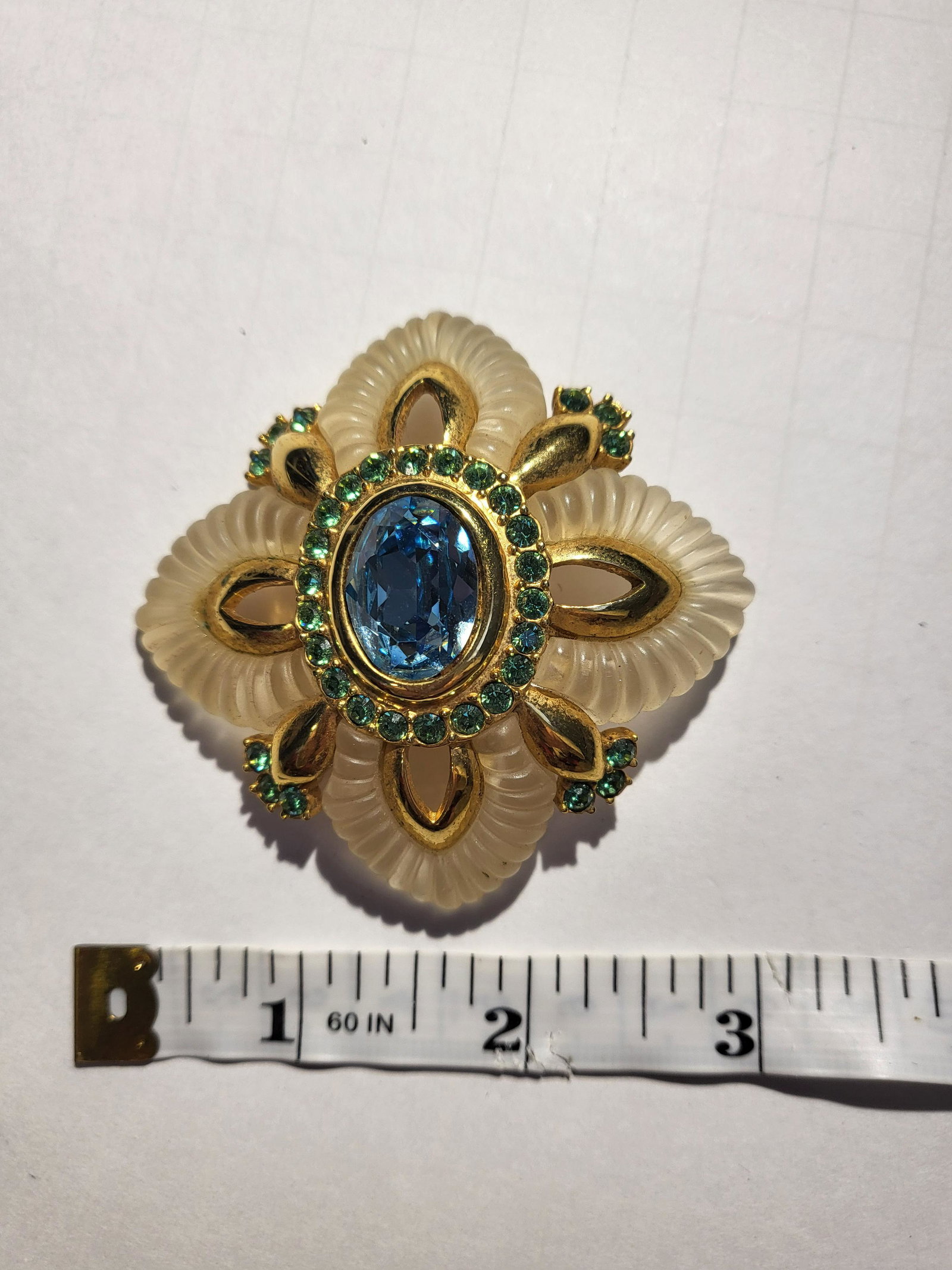 Vintage Fabulous Joan Rivers x-large Brooch: approx. 2 1/2 inches