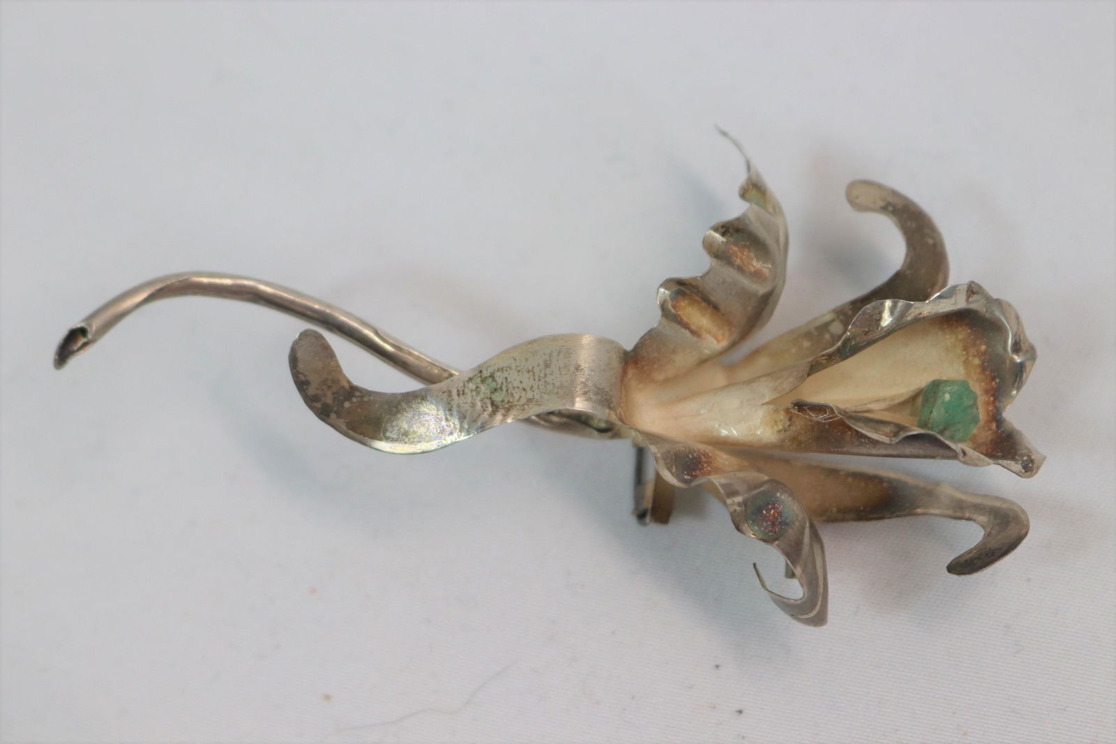 Vintage 900 Silver Flower Brooch Green Stone (1 of 3)