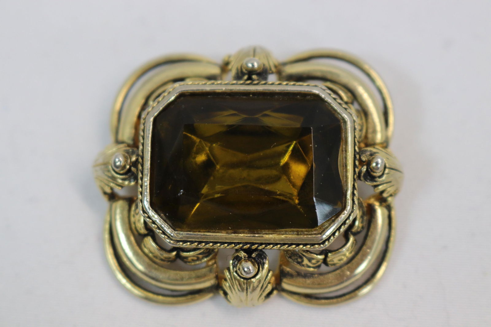 Vintage Gold Tone Brooch marked 827, with Large Amber Color Stone (1 of 4)