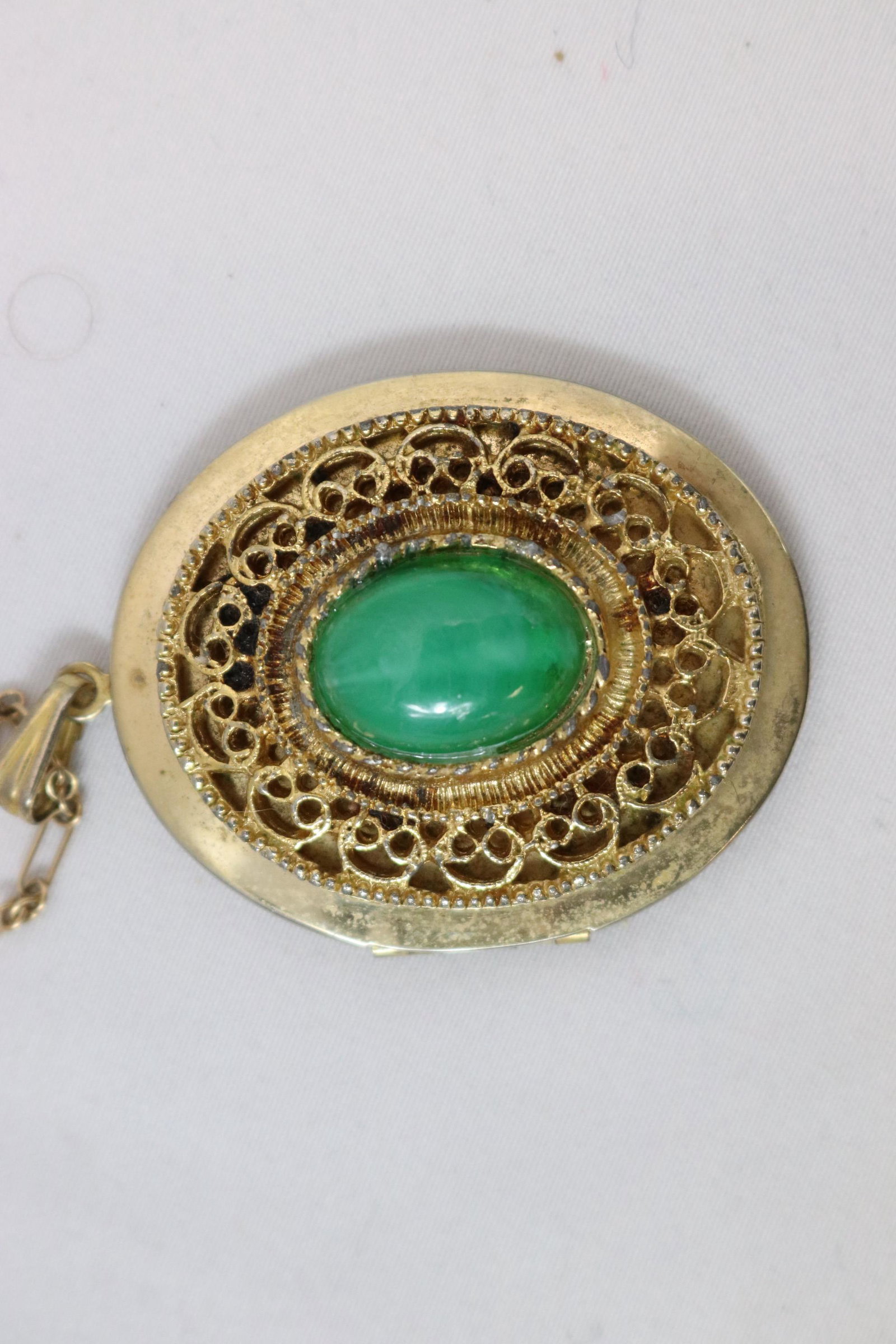 Vintage Peking Jade Locket: approx. 2 inches