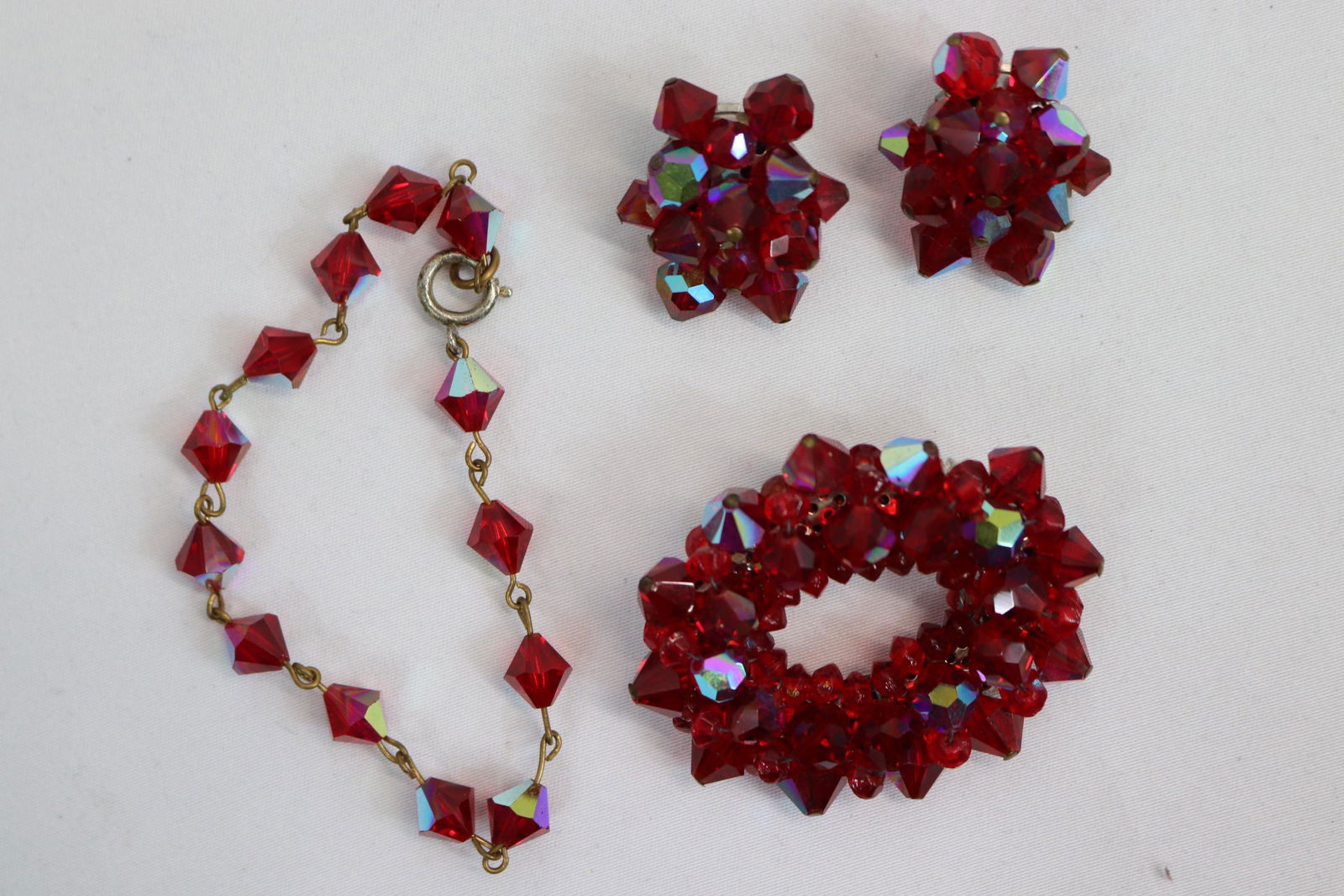 Vintage Red Iridescent Carnival Glass Brooch, Bracelet and earrings (1 of 4)