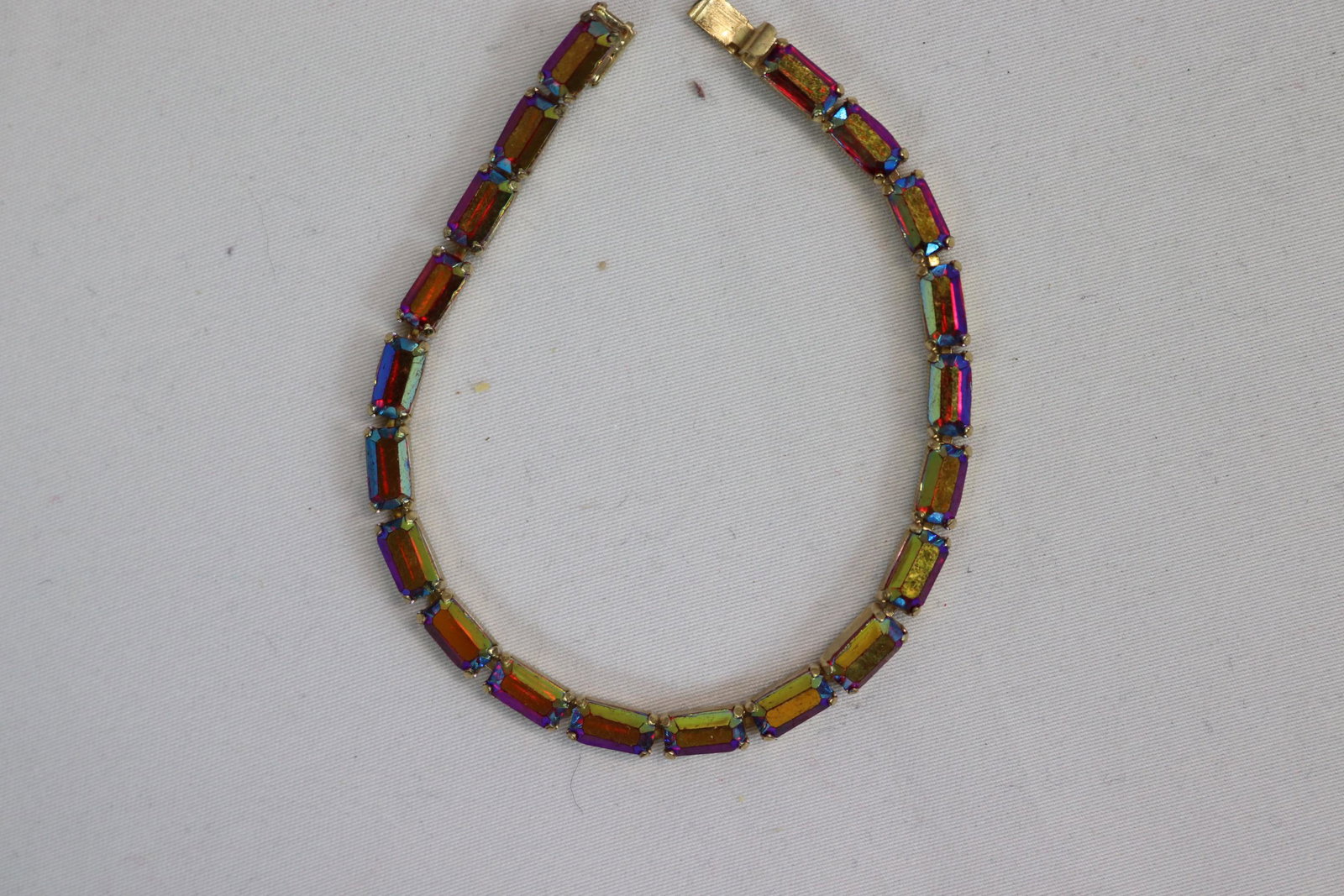 Vintage Faceted Red Carnival Glass Tennis Bracelet: approx. 7 inches