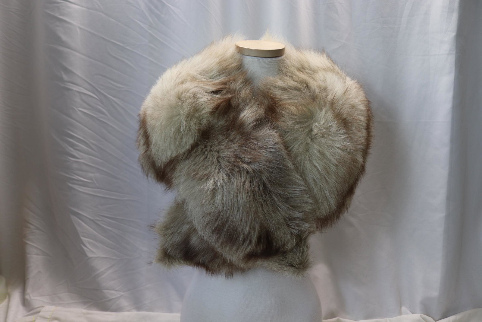 Vintage Fox Fur Shawl Wrap (1 of 4)