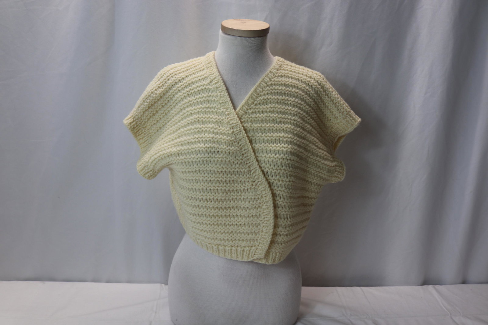VINTAGE 1950'S Hand Knit Crop Top Cardigan: wool knit bolero , good condition, see photos, bust 40" length 14.5"