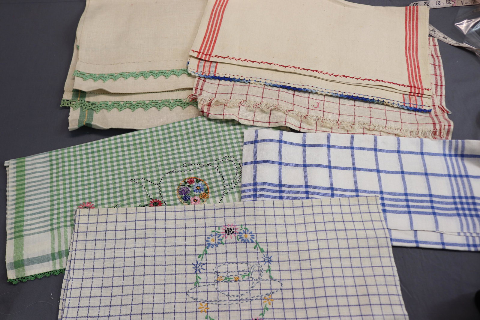 Lot of 8 Vintage Stipe & Plaid Linen Kitchen Towels (1 of 9)