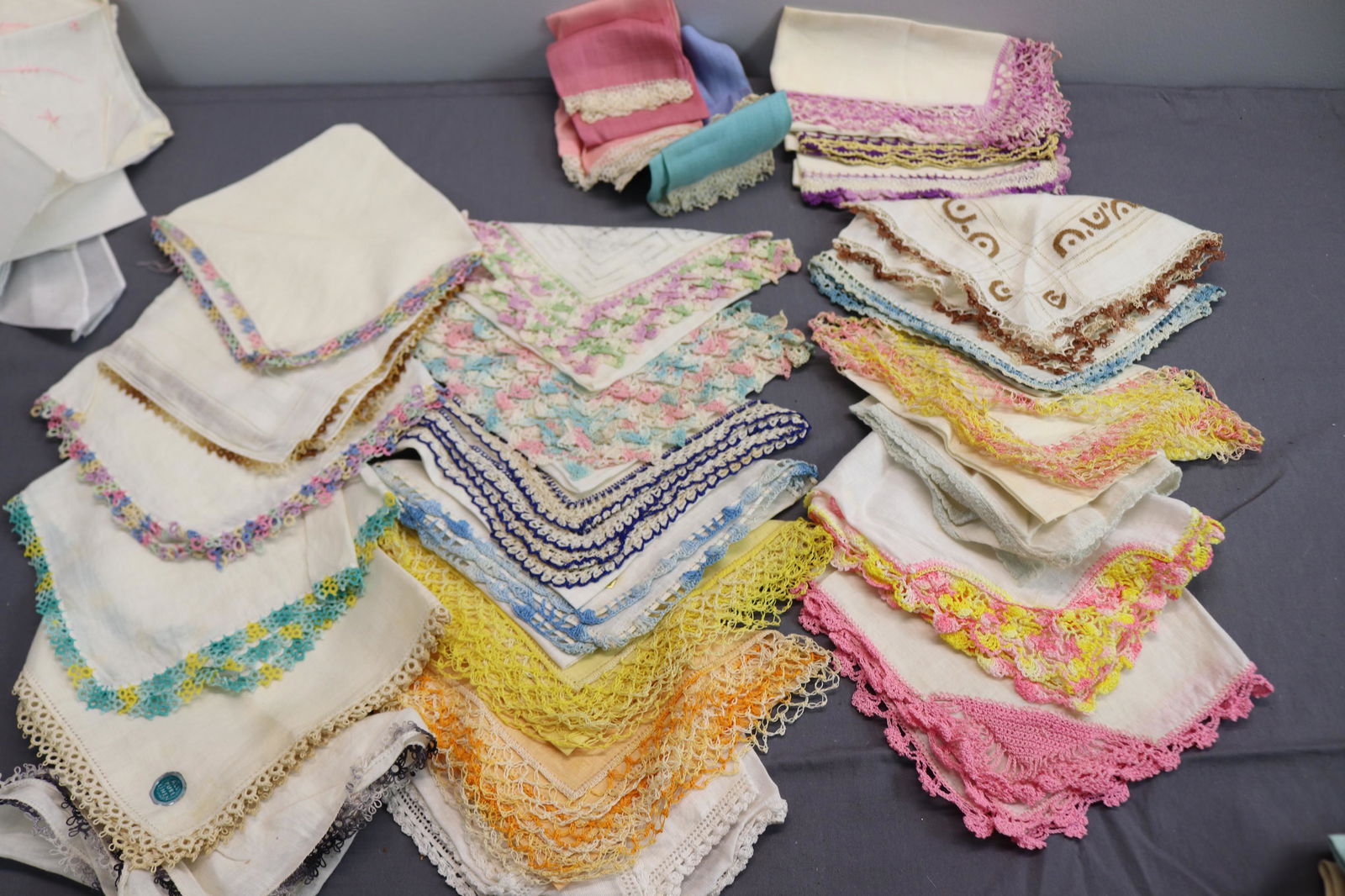 Lot of 26 Ladies Hankies, Crochet & Tatting: see photo's some old store stock