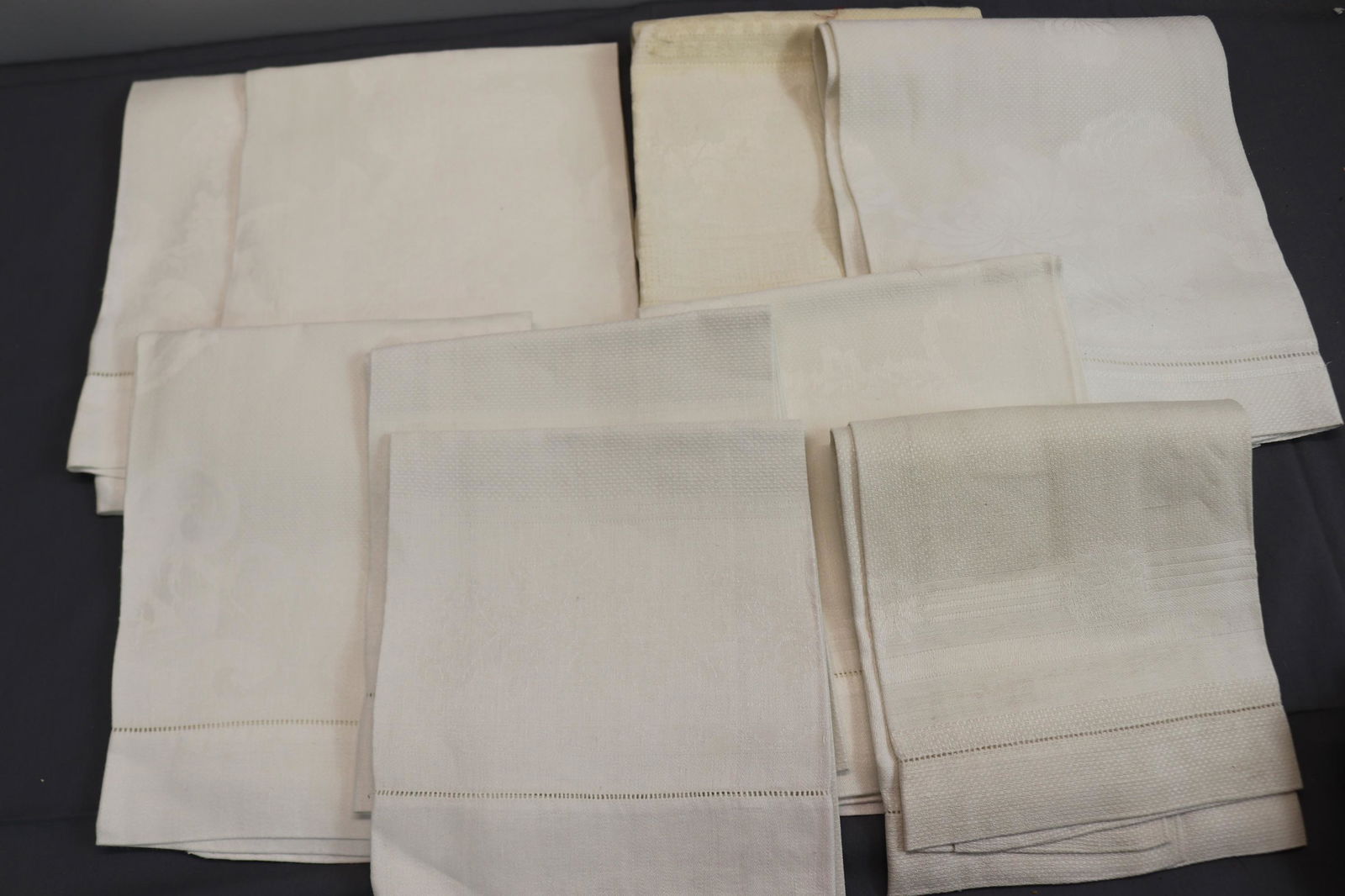 Lot of 9 Vintage Linen Bath Towels (1 of 6)