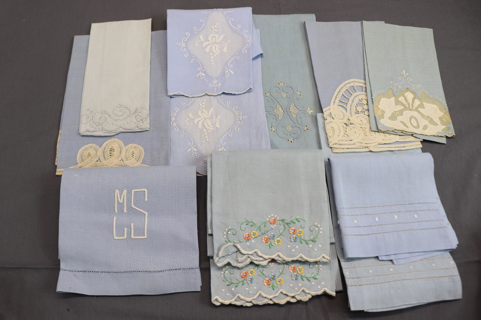 Lot of 12 Blue Linen Hand & Guest Towels: see photo's, some pairs and old store stock
