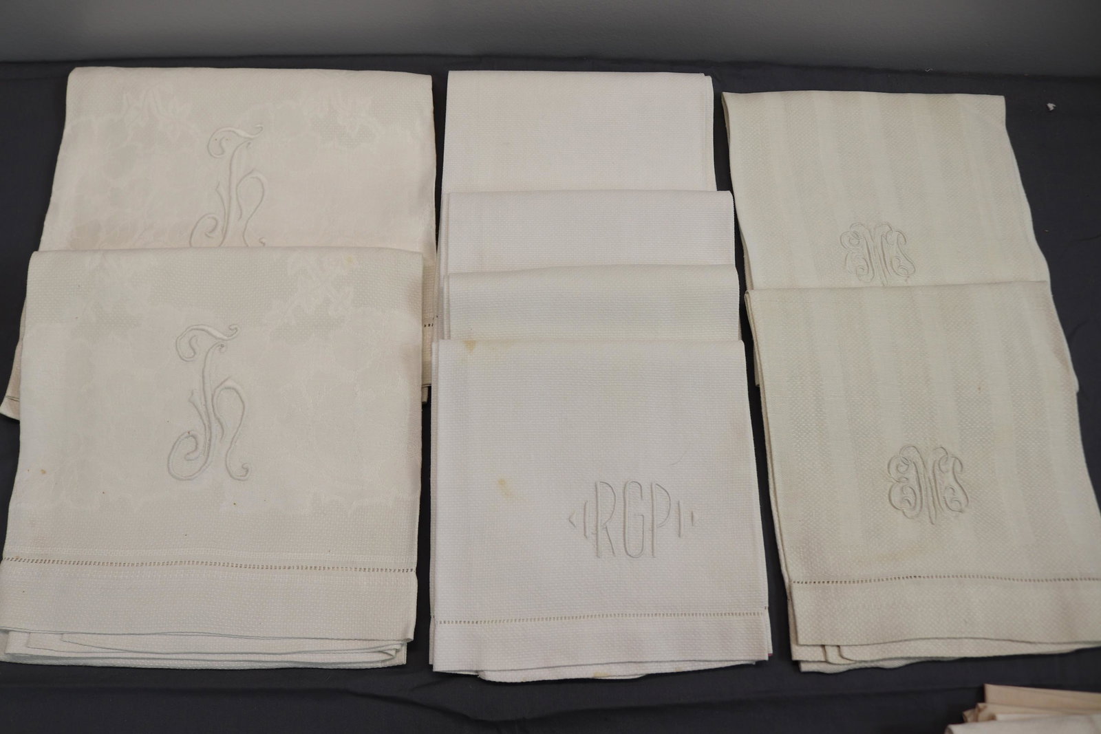 Lot of 3 Sets Vintage Linen Hand & Bath Towels (1 of 14)