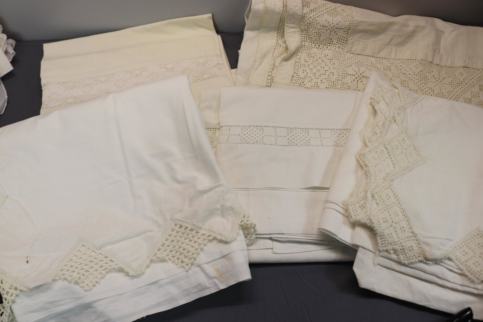 Lot of 5 Antique/ Vintage Bed Sheets with Crochet Trim (1 of 6)