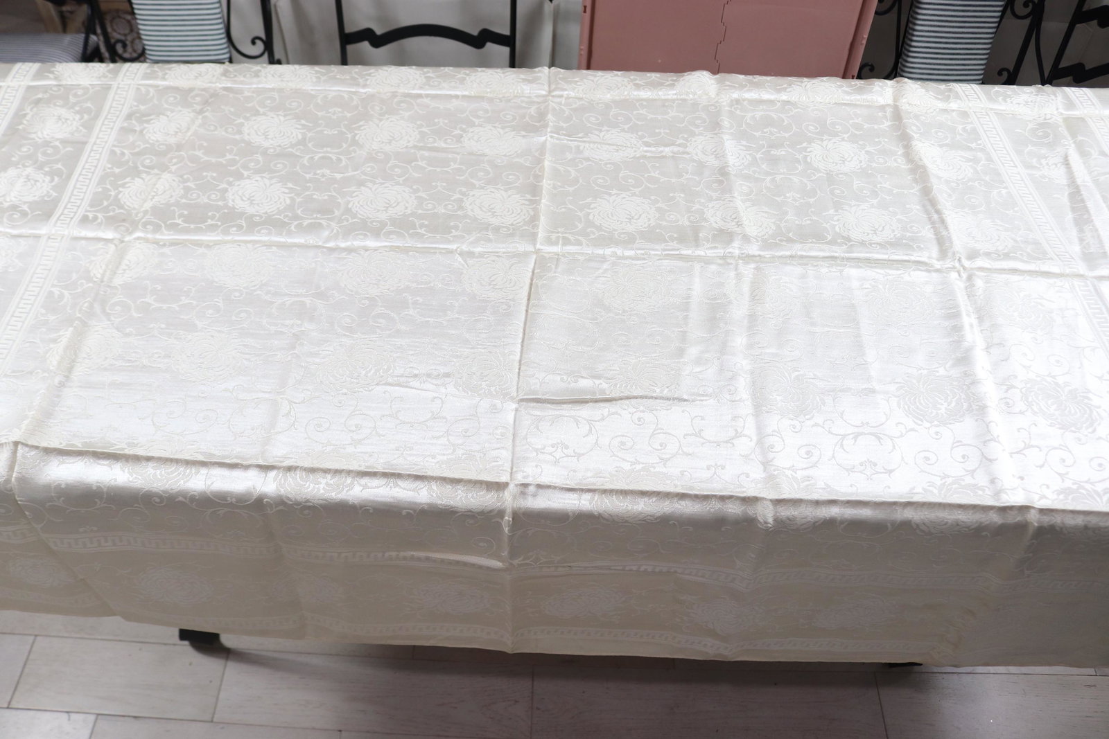 Vintage Old Store Stock Damask Linen/Rayon Tablecloth: approx. 64 x 52, see photo's