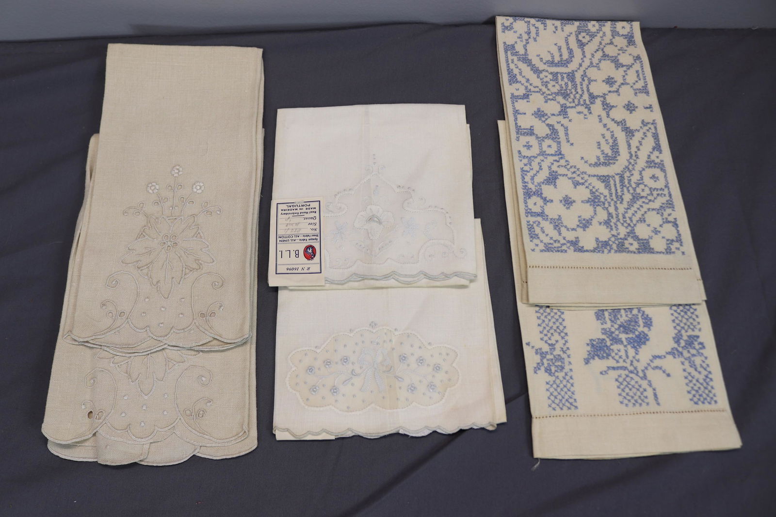 Lot of 3 Pair Vintage Linen Hand Towels, Old Store Stock (1 of 10)