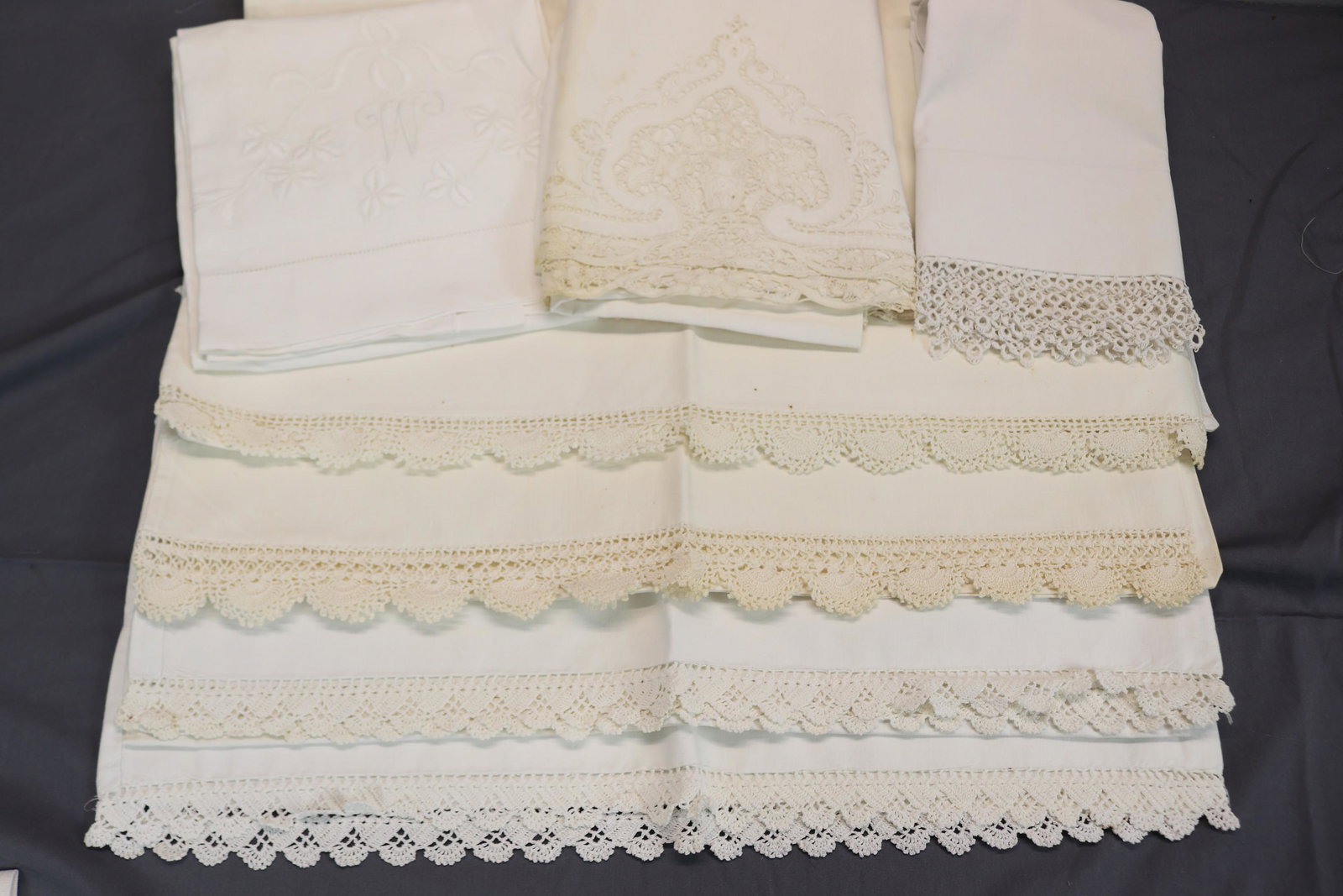 Lot of 7 Vintage Pillow Cases, 2 Pairs & 3 other (1 of 20)