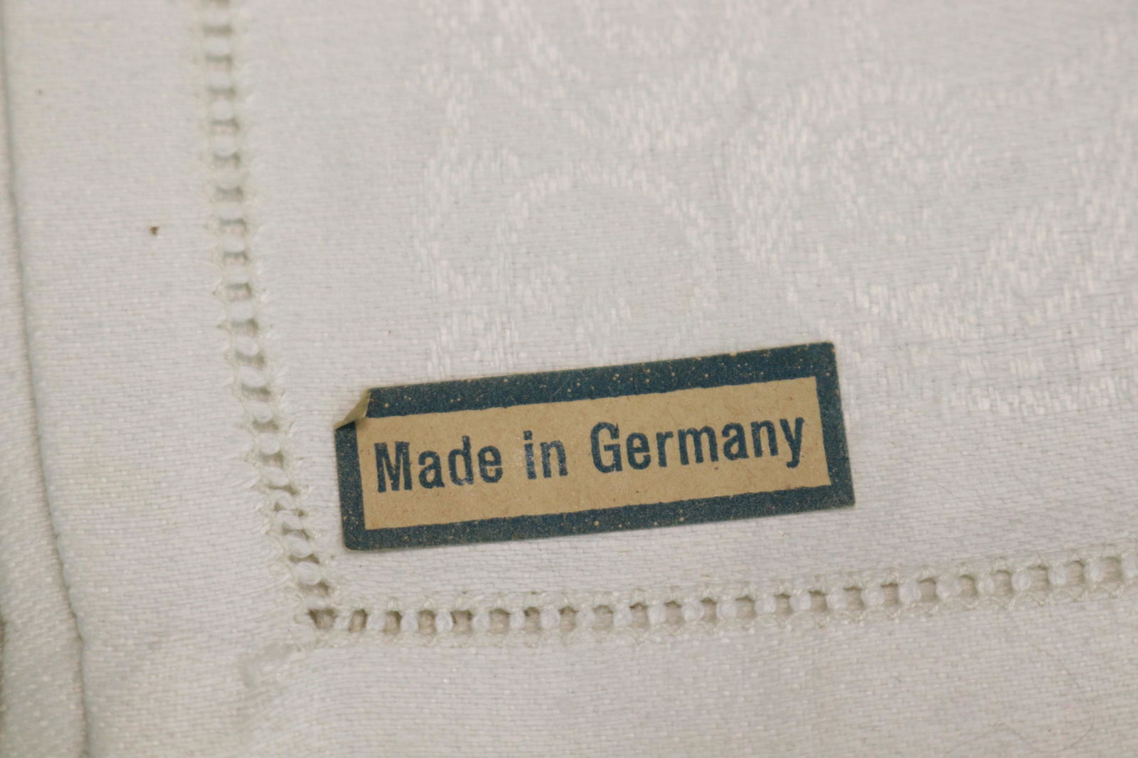 Lot of Old Store Stock Vintage Damask Linen Napkins: various sizes and patterns, Ireland & Germany, see photo's