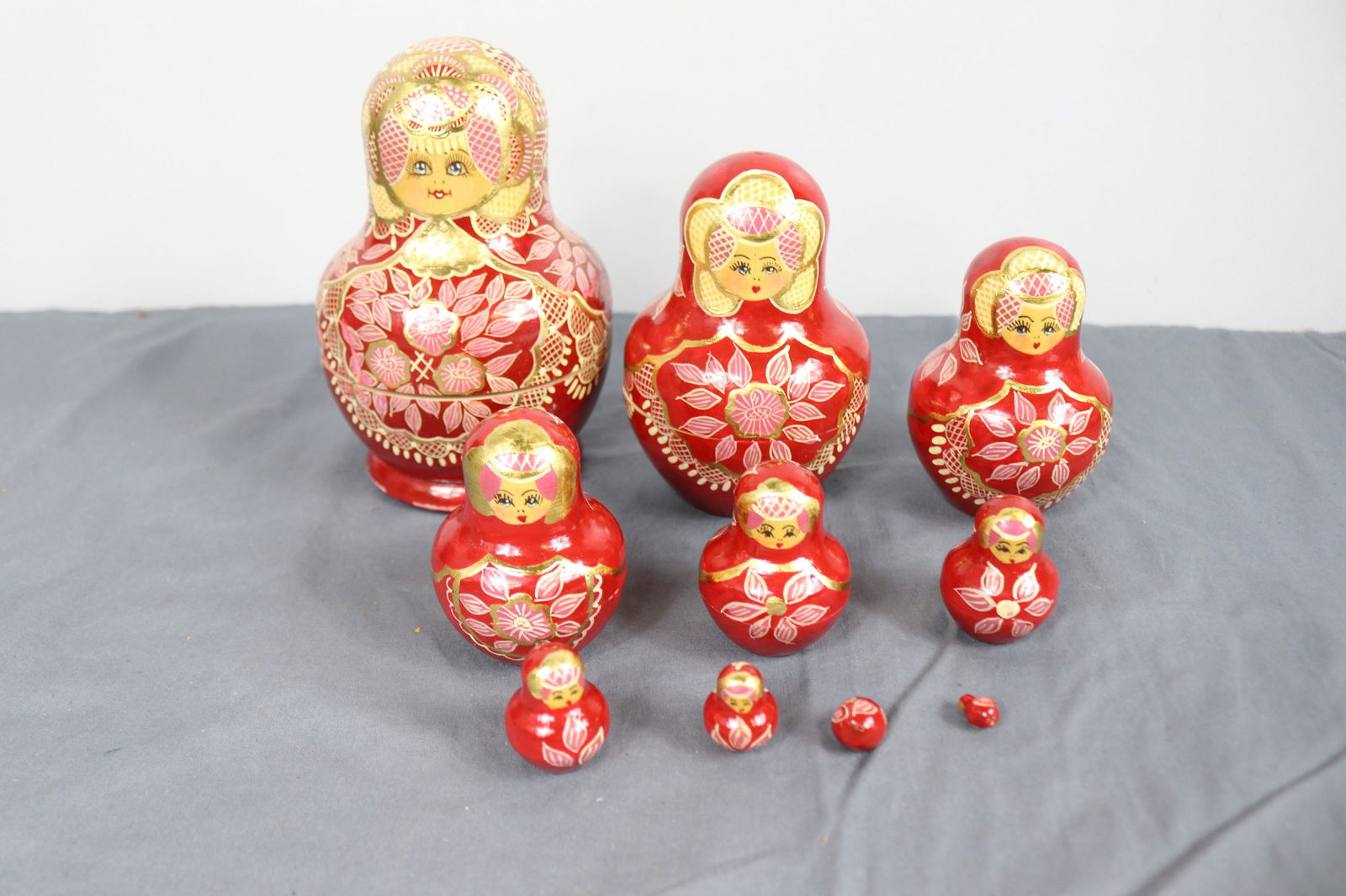 Vintage 10 Hand Painted Nesting Doll Set, Signed: approx. 1/3 inch up to 6 inches, see photo's