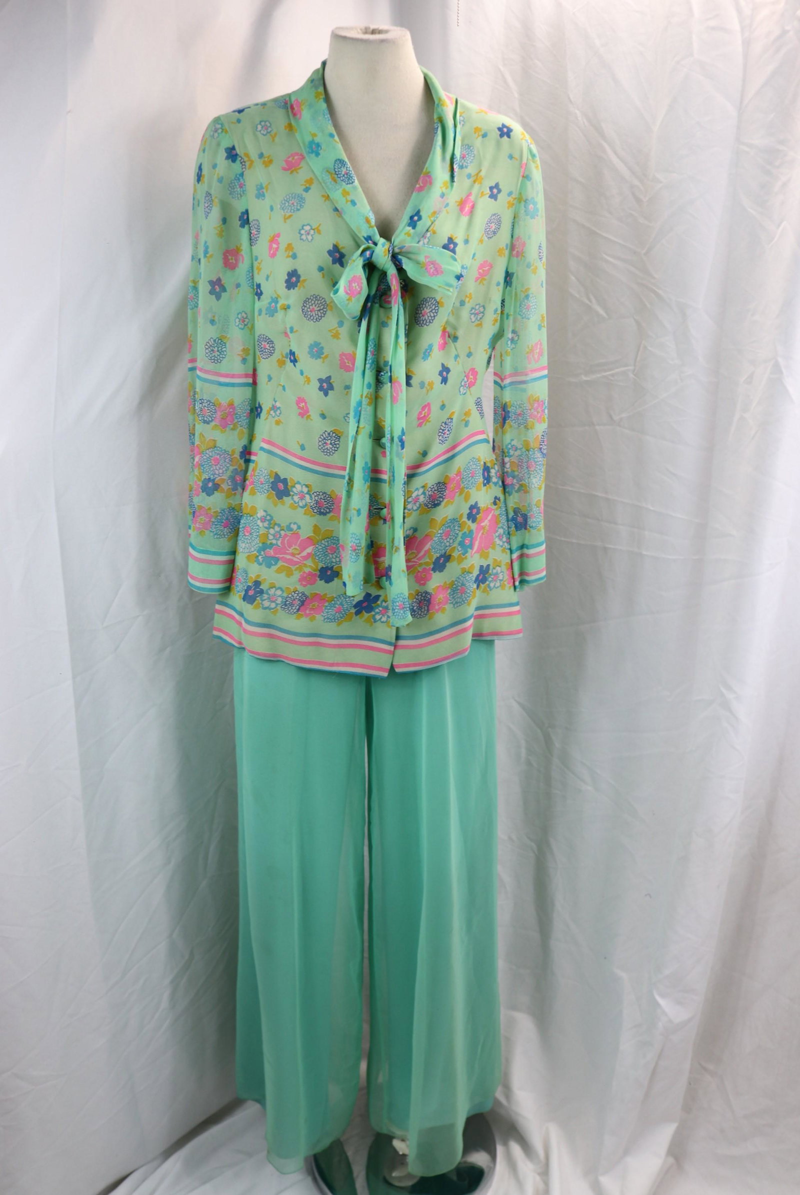 Vintage 1970's Saks Fifth Avenue Green Floral Chiffon Pant Set: approx. 38 bust, 27 waist, 31 inseam, couple pulls, couple small stains, see photo's