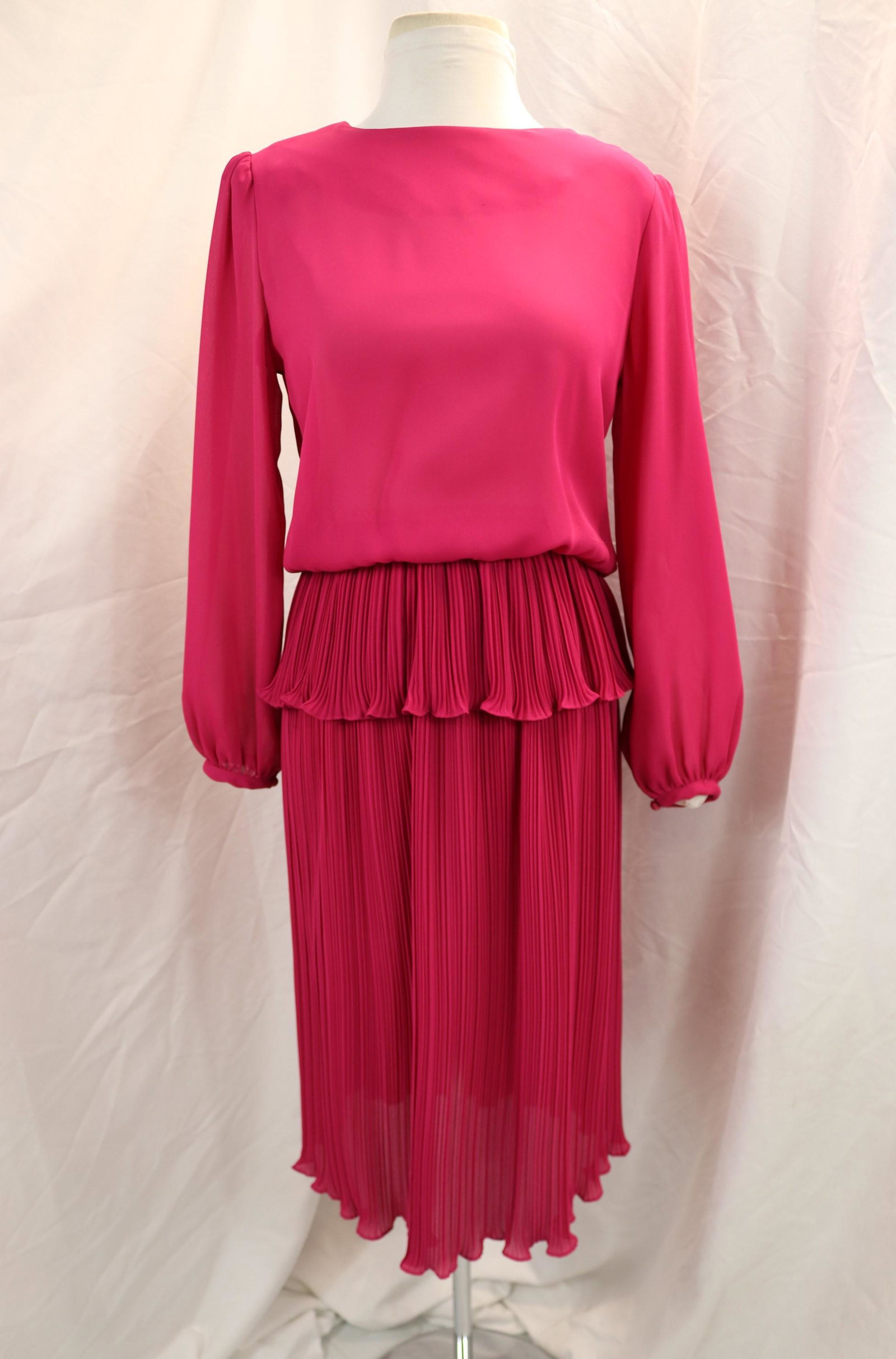 Vintage 1980/90's Peri Petits Pink Accordion Pleated Skirt 7 Blouse: approx. 38 bust, 22-32 elastic waist, good condition, see photo's