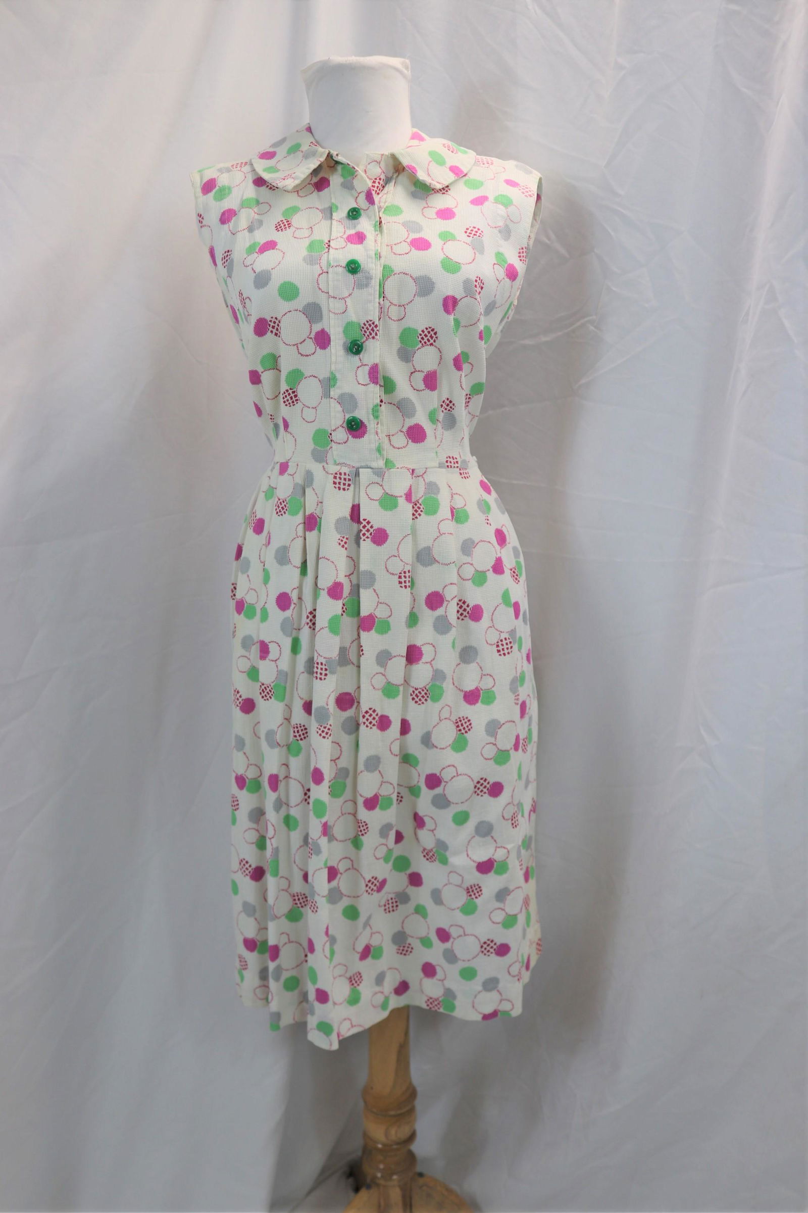 Vintage 1950's White Textured Cotton Circle Print Summer Dress (1 of 4)