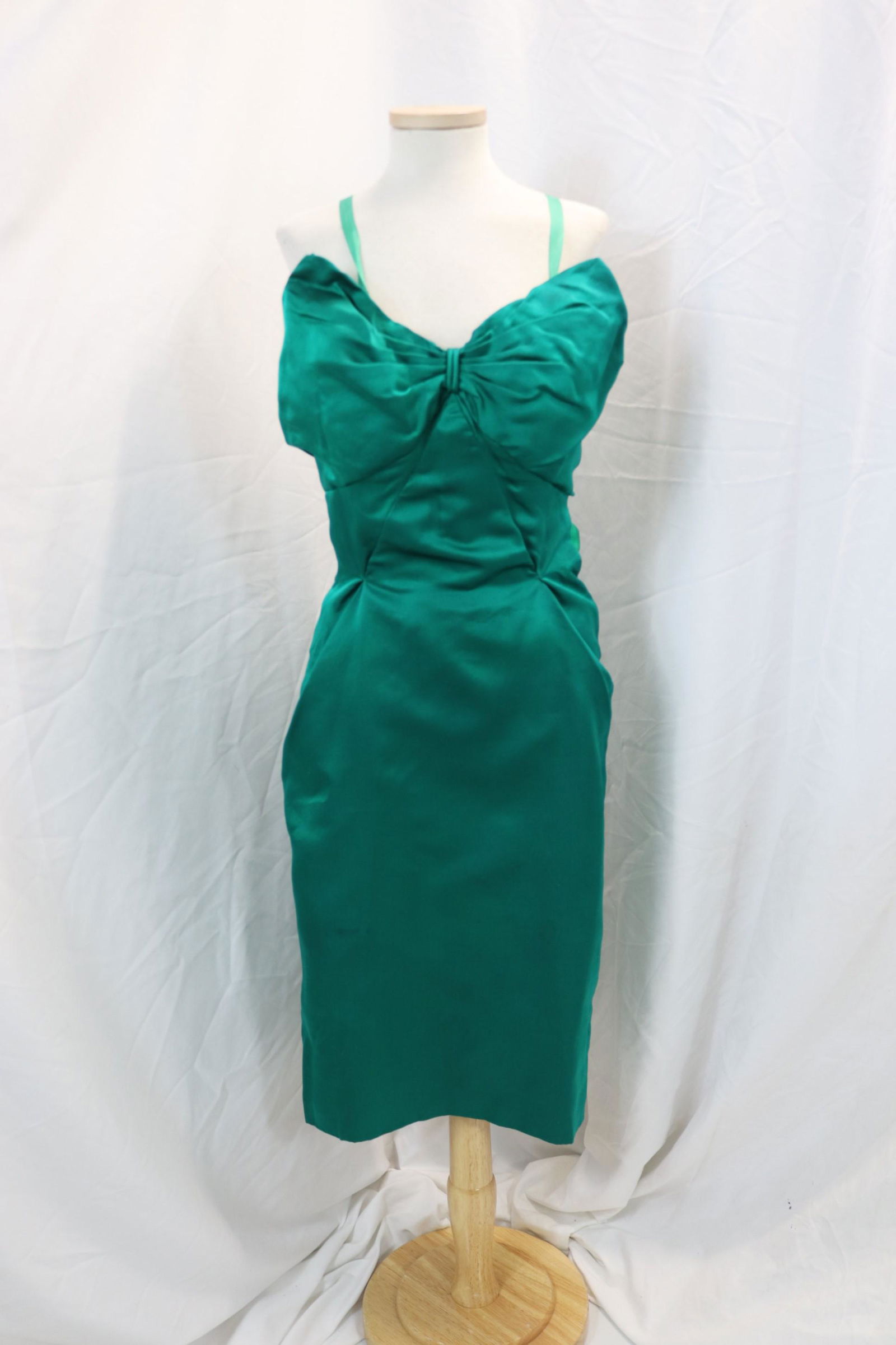 Vintage 1950's Emerald Green Strapless Cocktail Dress: approx. 32 bust, 22 waist, needs seam repair, on side waist and at bottom right & left, see photo's